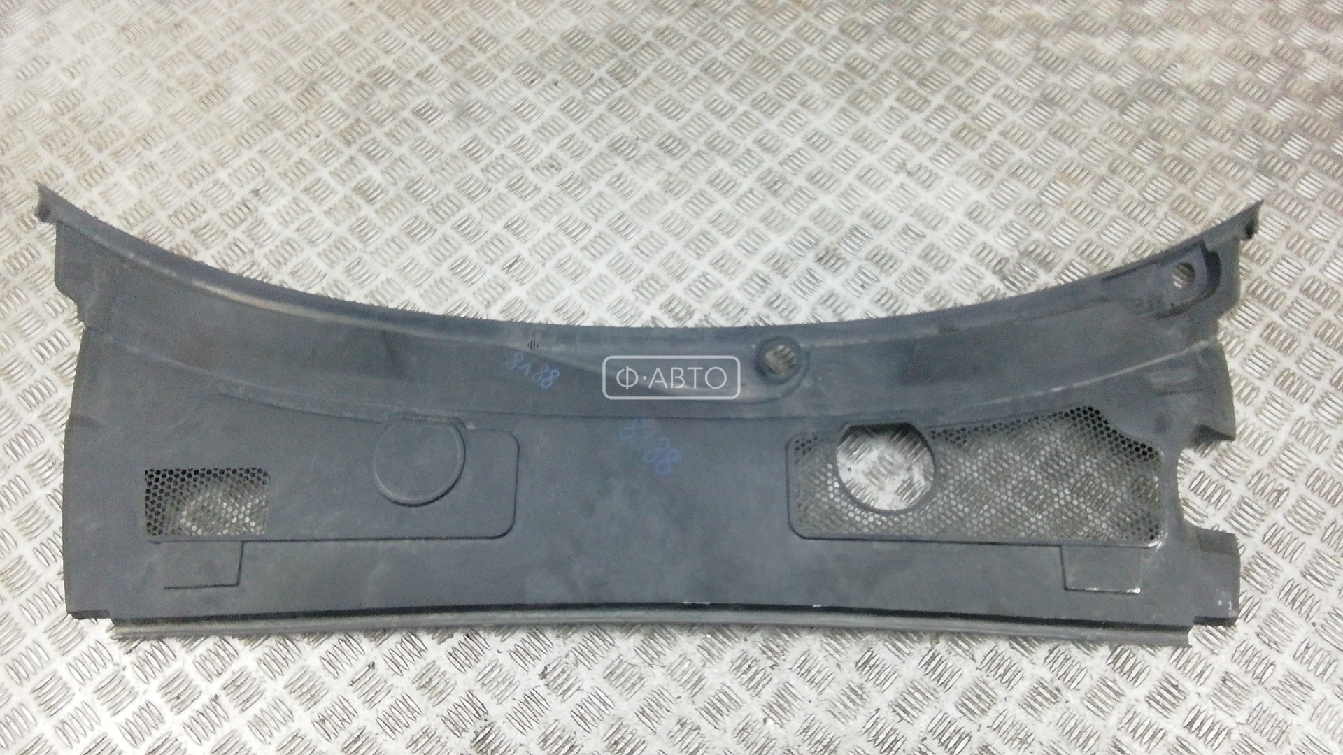 Накладка декоративная (жабо, дождевик)