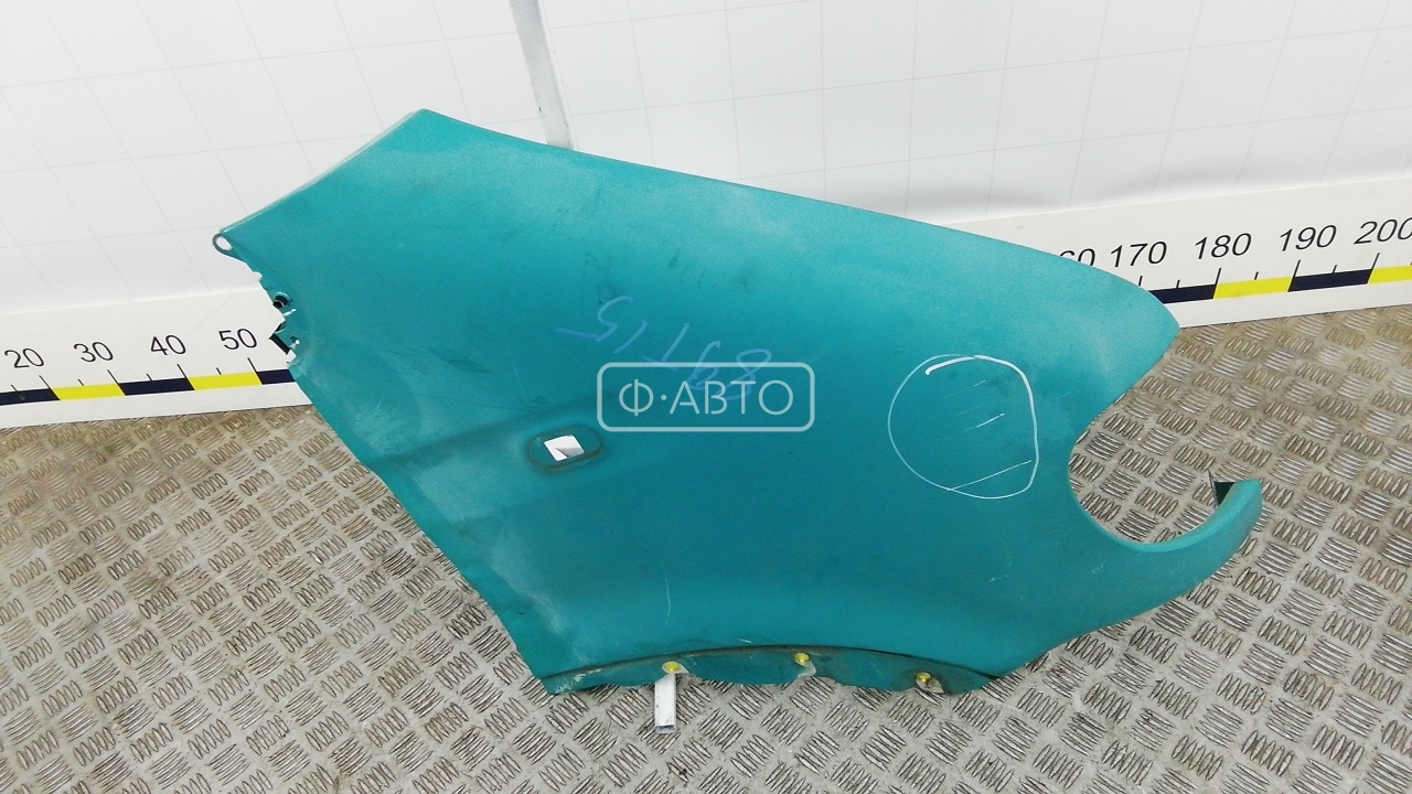 Крыло переднее правое