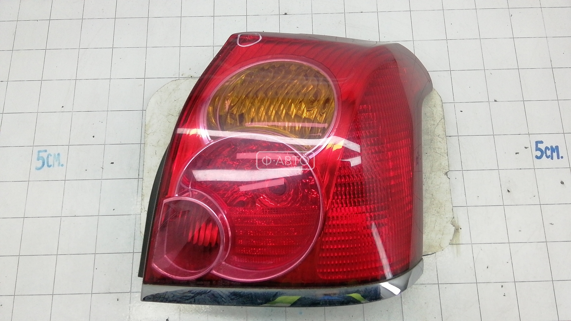 Фонарь задний правый