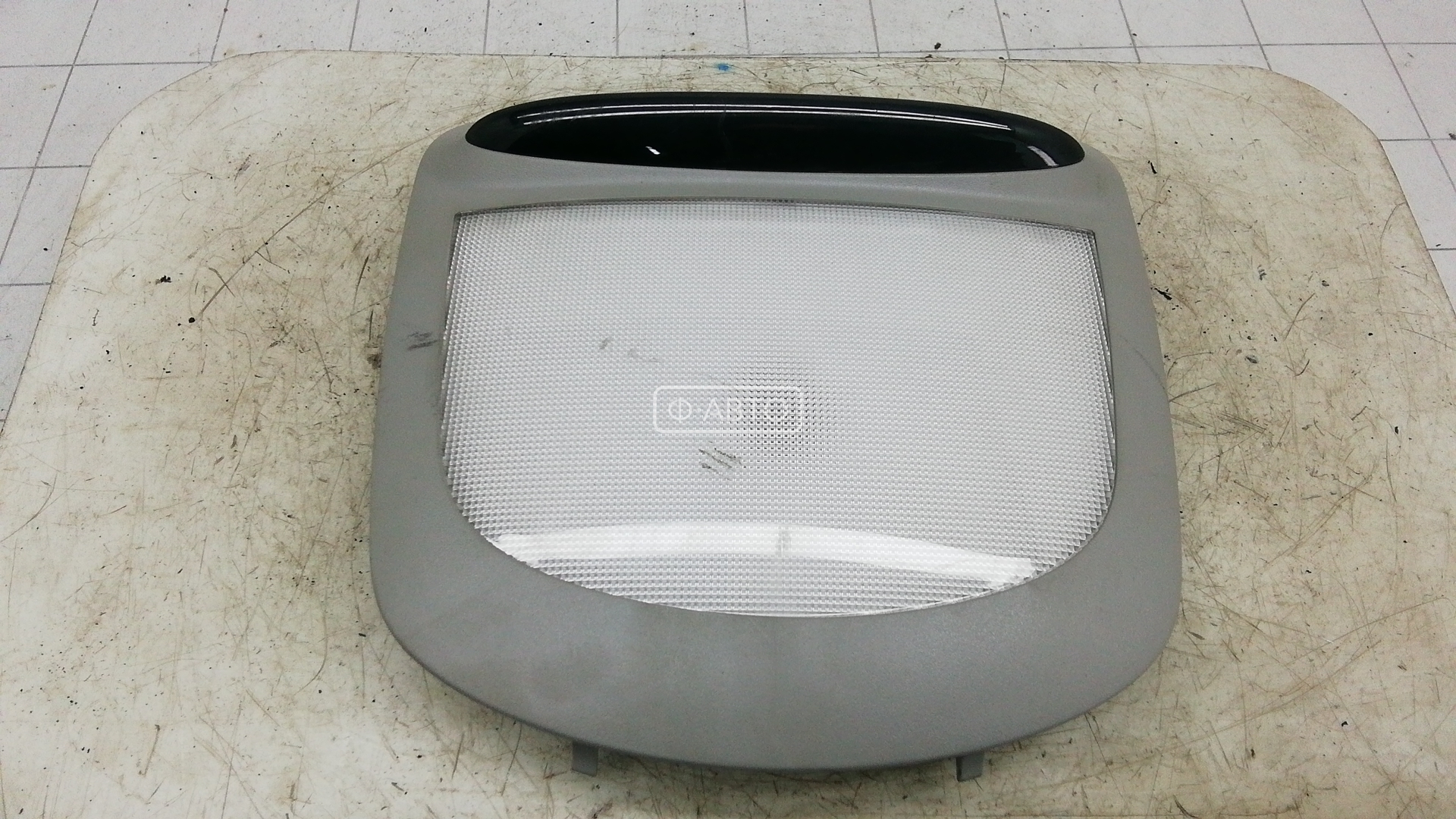 Фонарь освещения салона