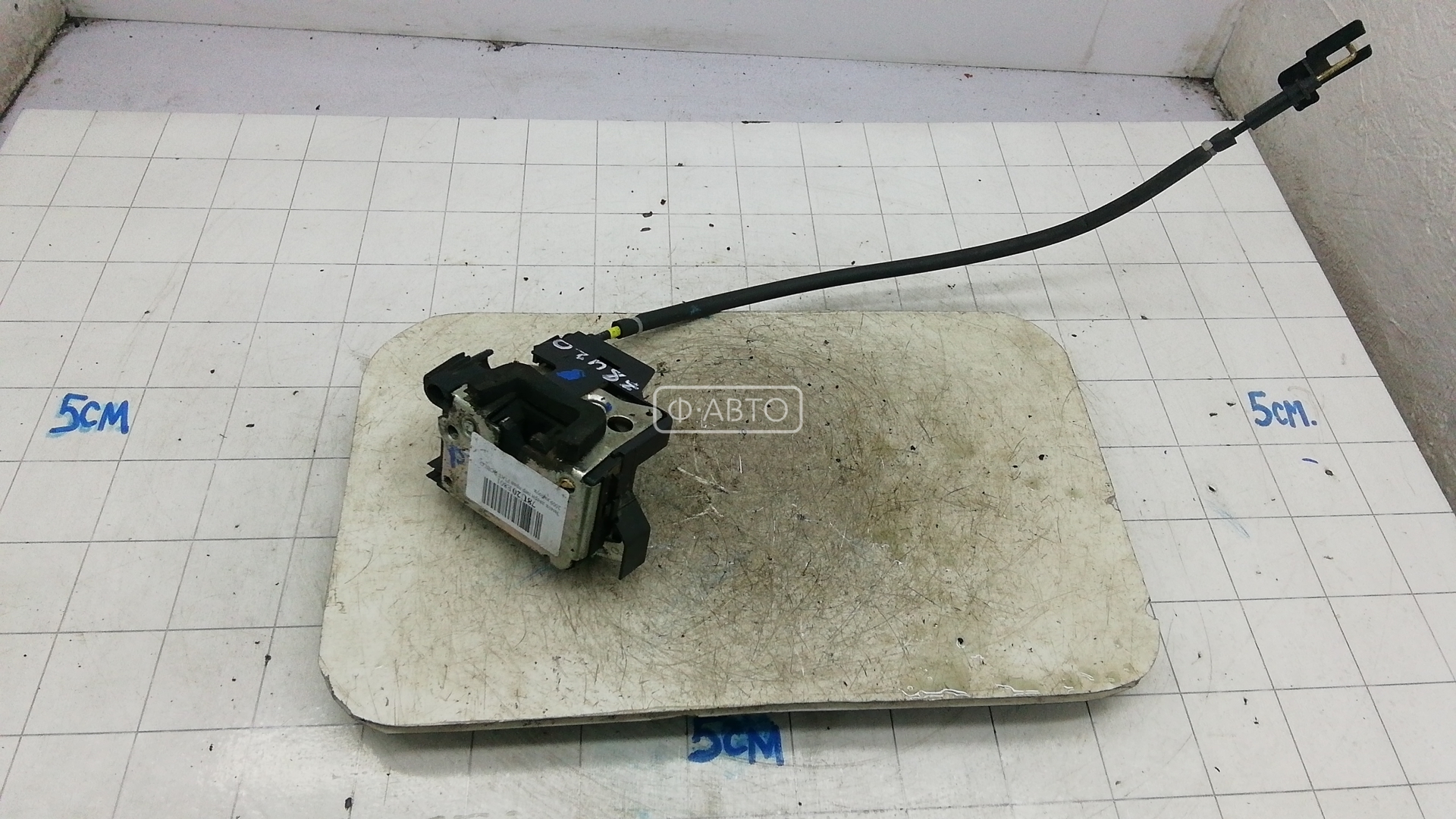 Замок двери передней правой