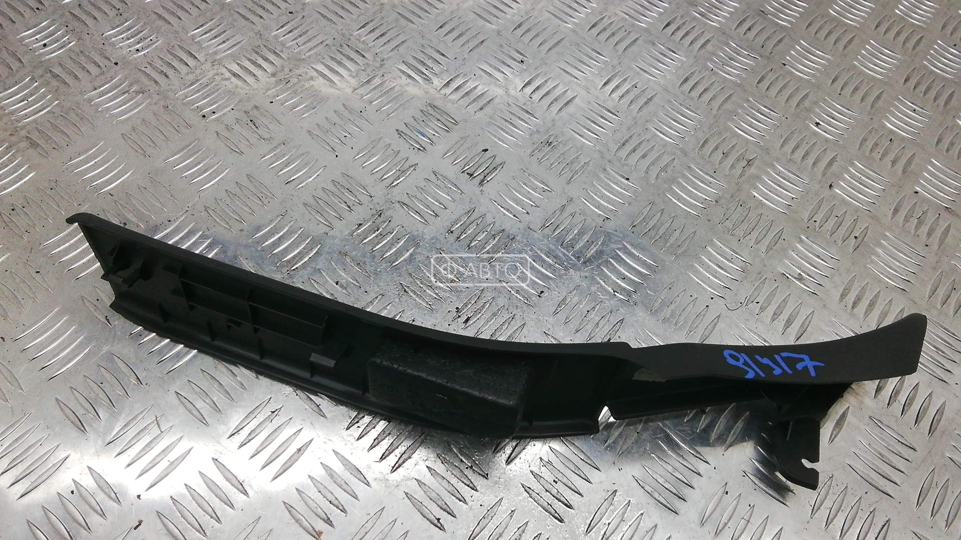 Накладка порога внутренняя правая