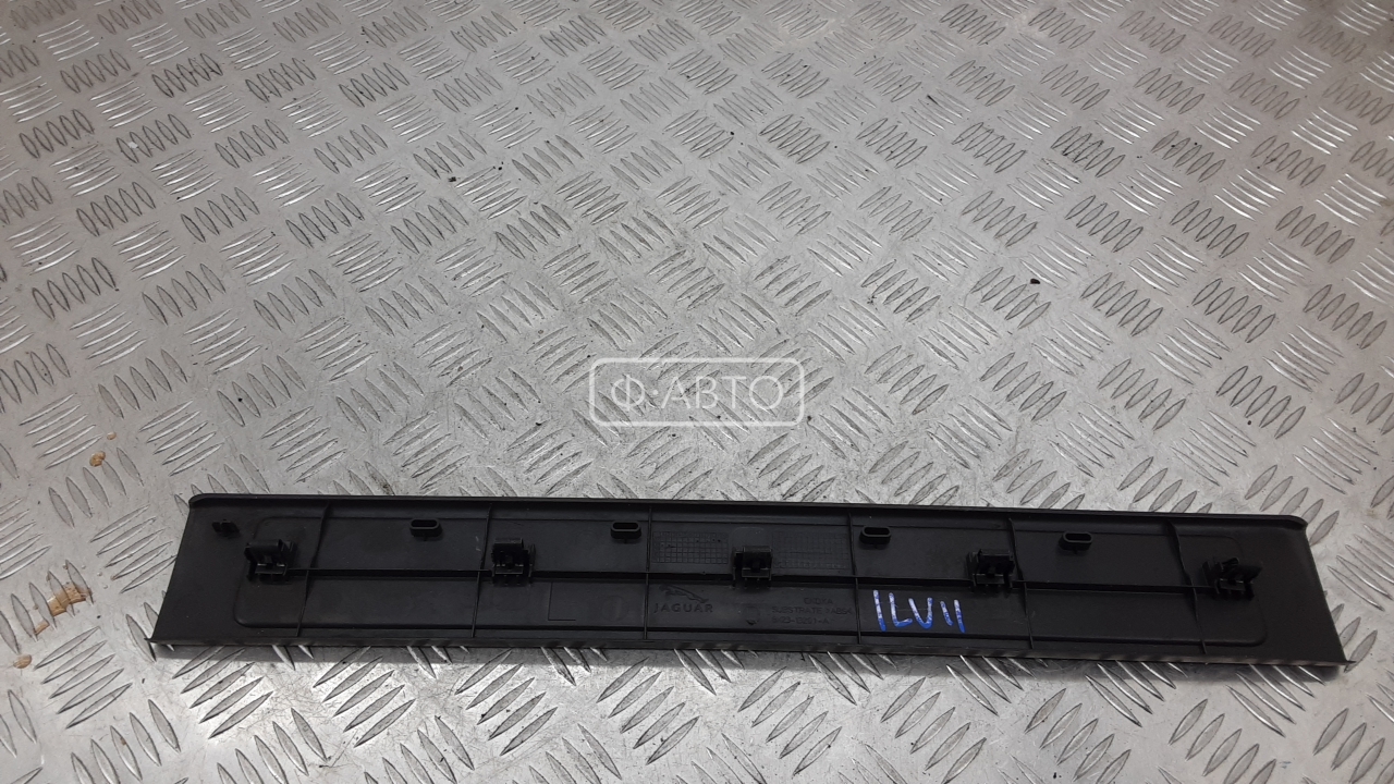 Накладка порога внутренняя левая