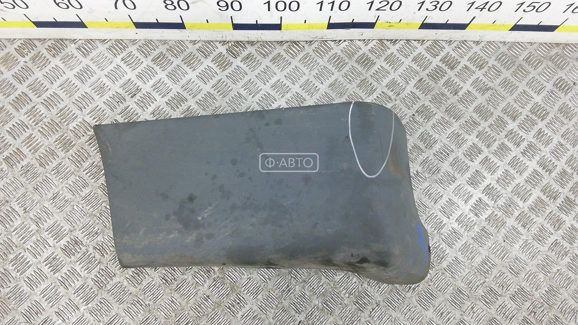 Клык бампера задний левый