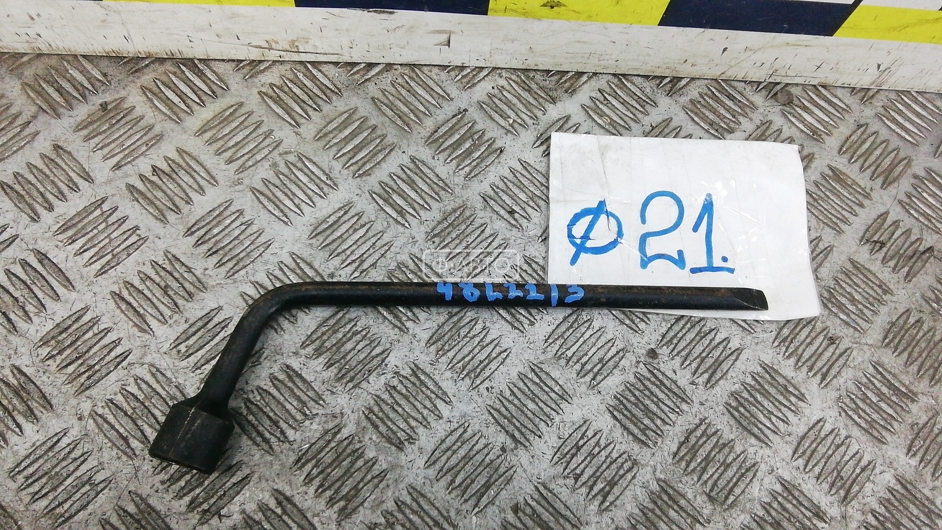 Ключ колесный