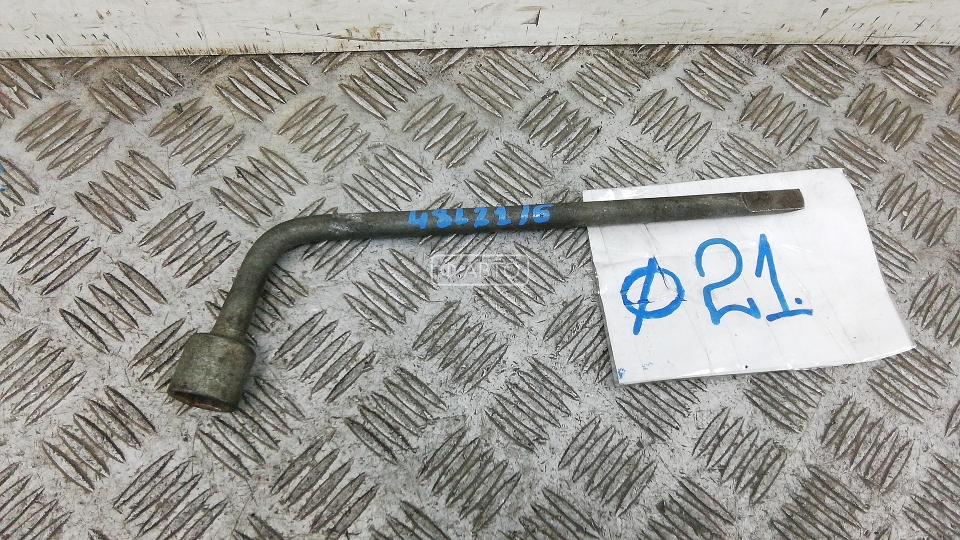 Ключ колесный