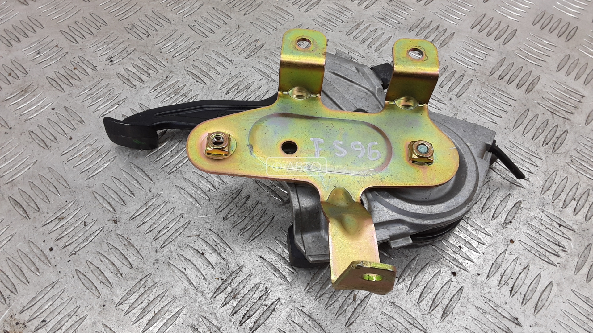 Рычаг ручного тормоза (ручник)