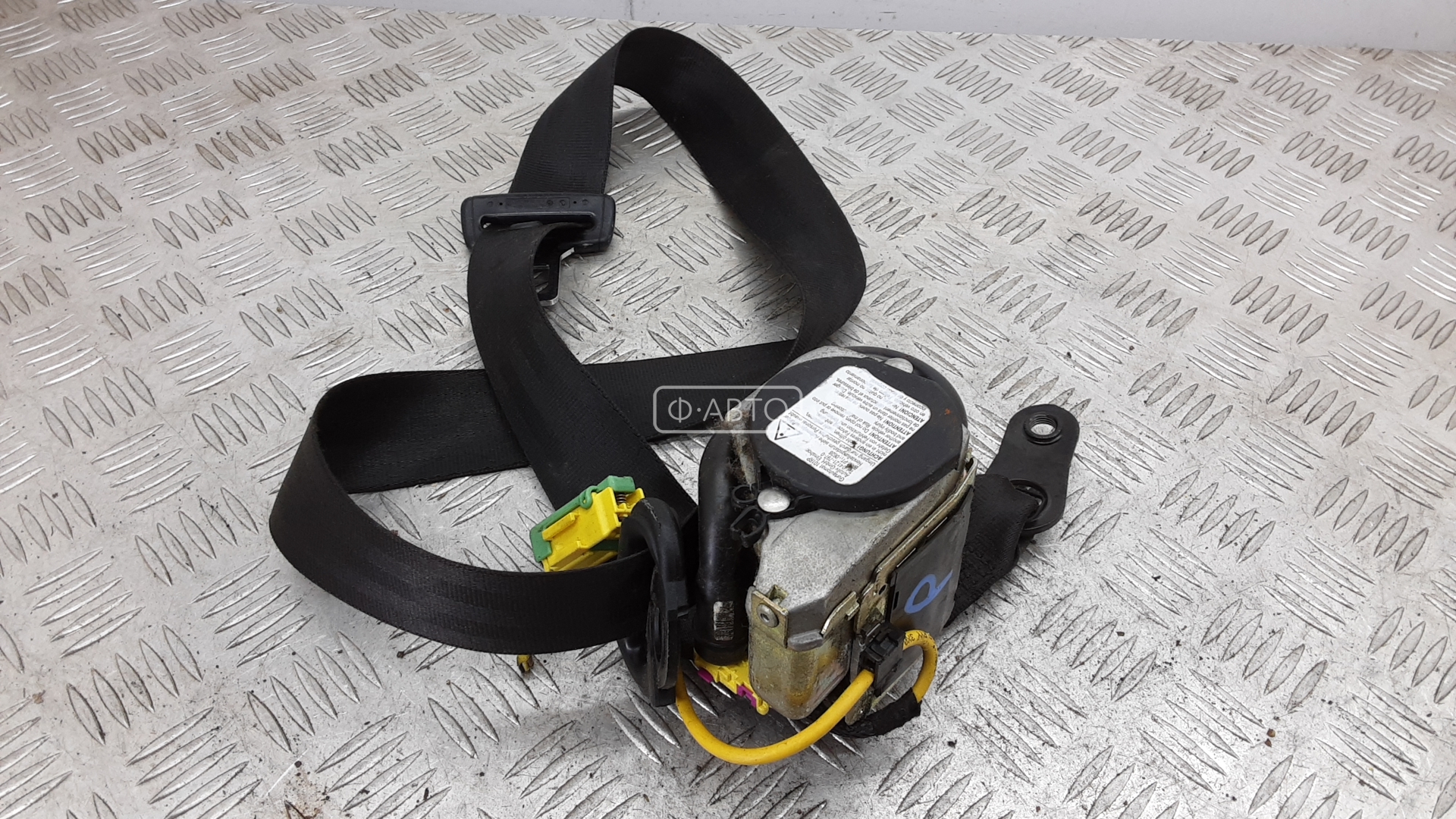 Ремень безопасности с пиропатроном сиденья переднего