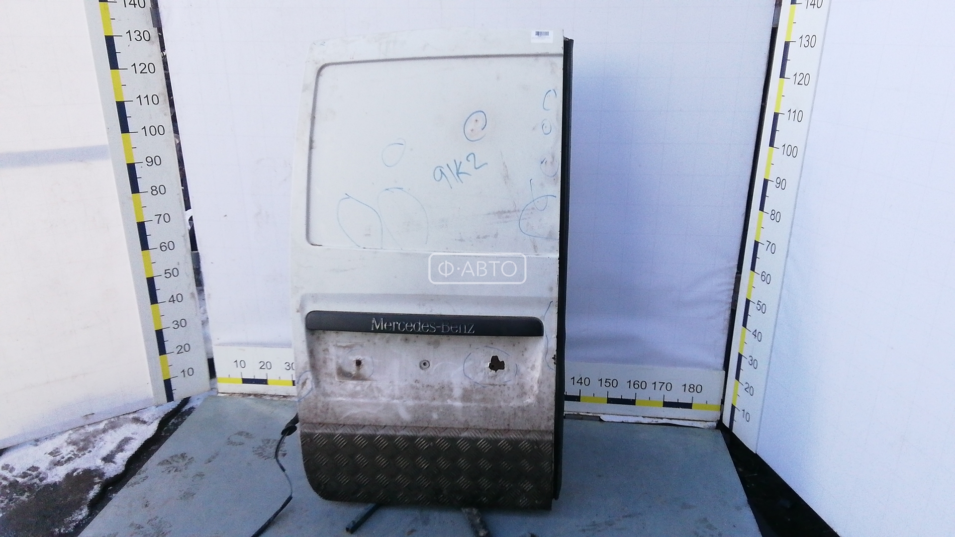 Дверь распашная левая