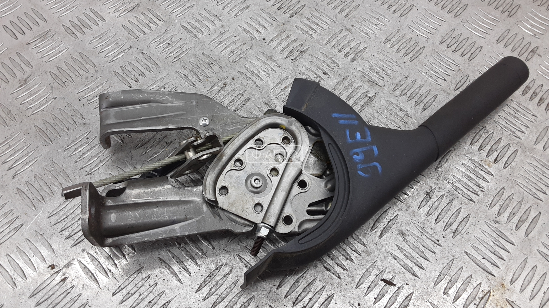 Рычаг ручного тормоза (ручник)