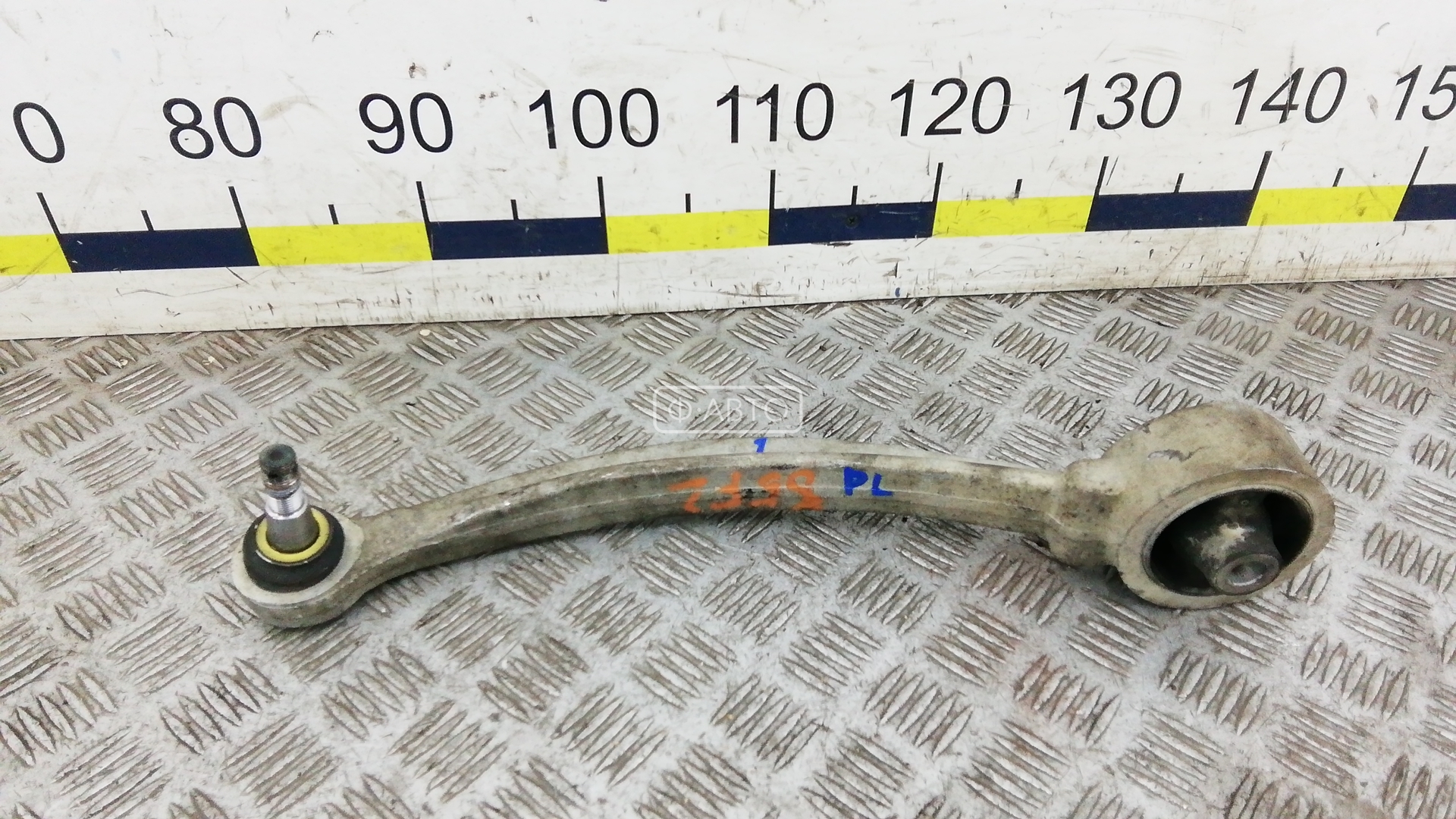 Рычаг передний нижний левый