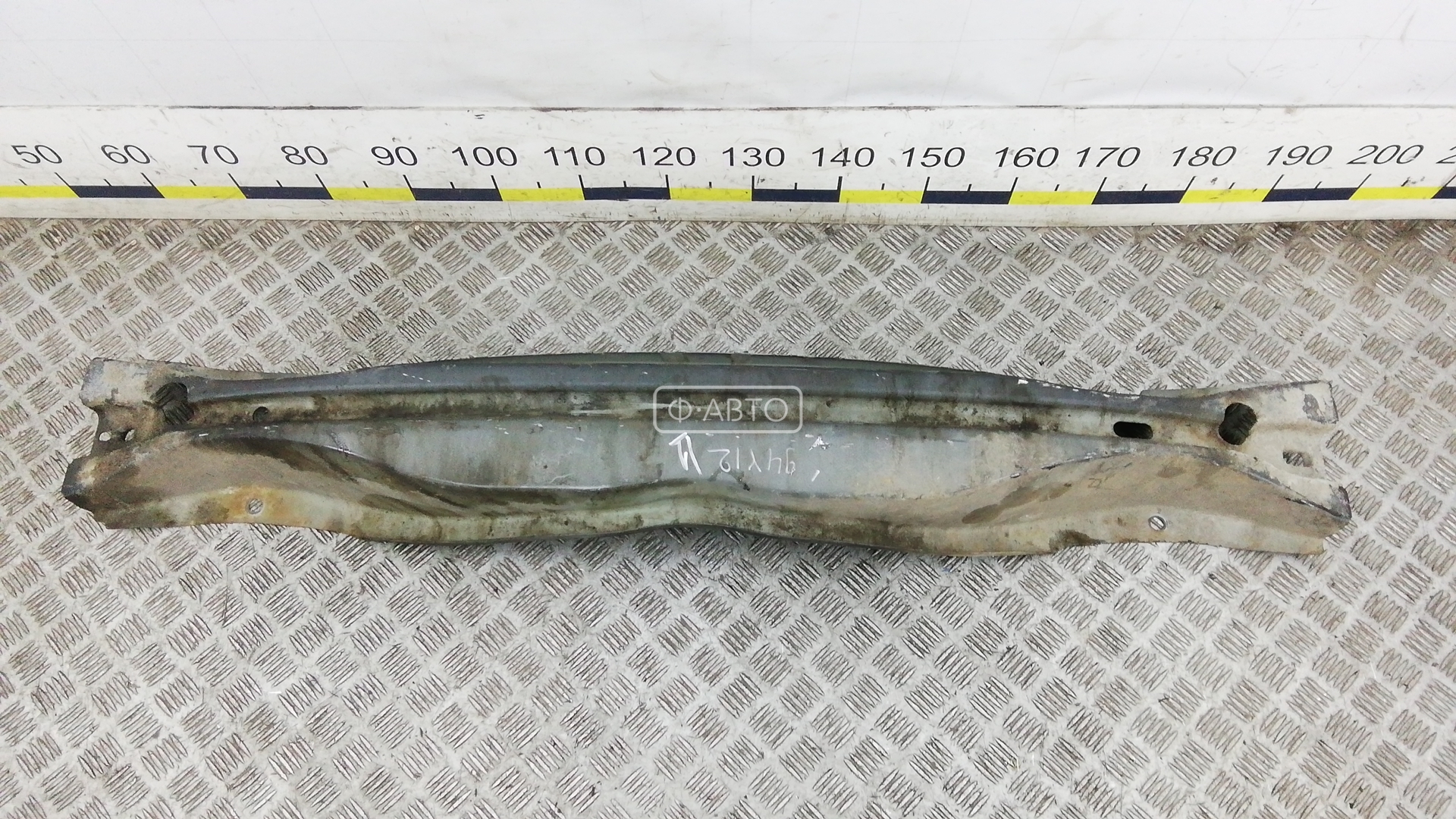 Усилитель бампера передний (кронштейн)