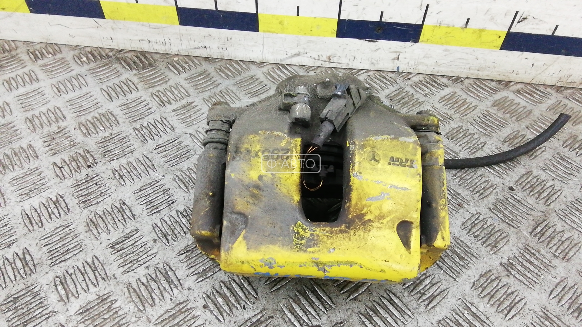 Суппорт тормозной передний левый