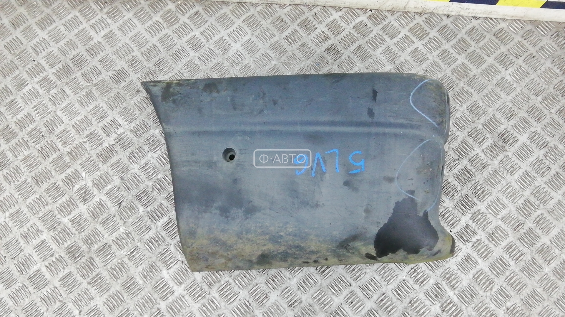 Клык бампера задний левый