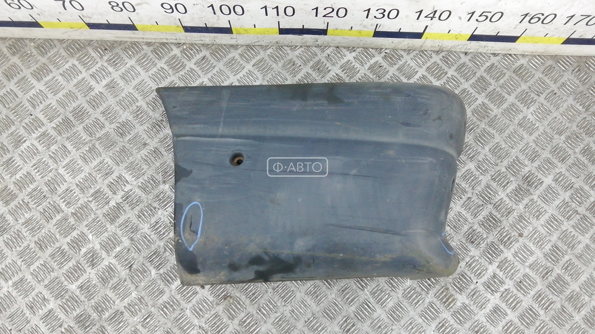 Клык бампера задний левый