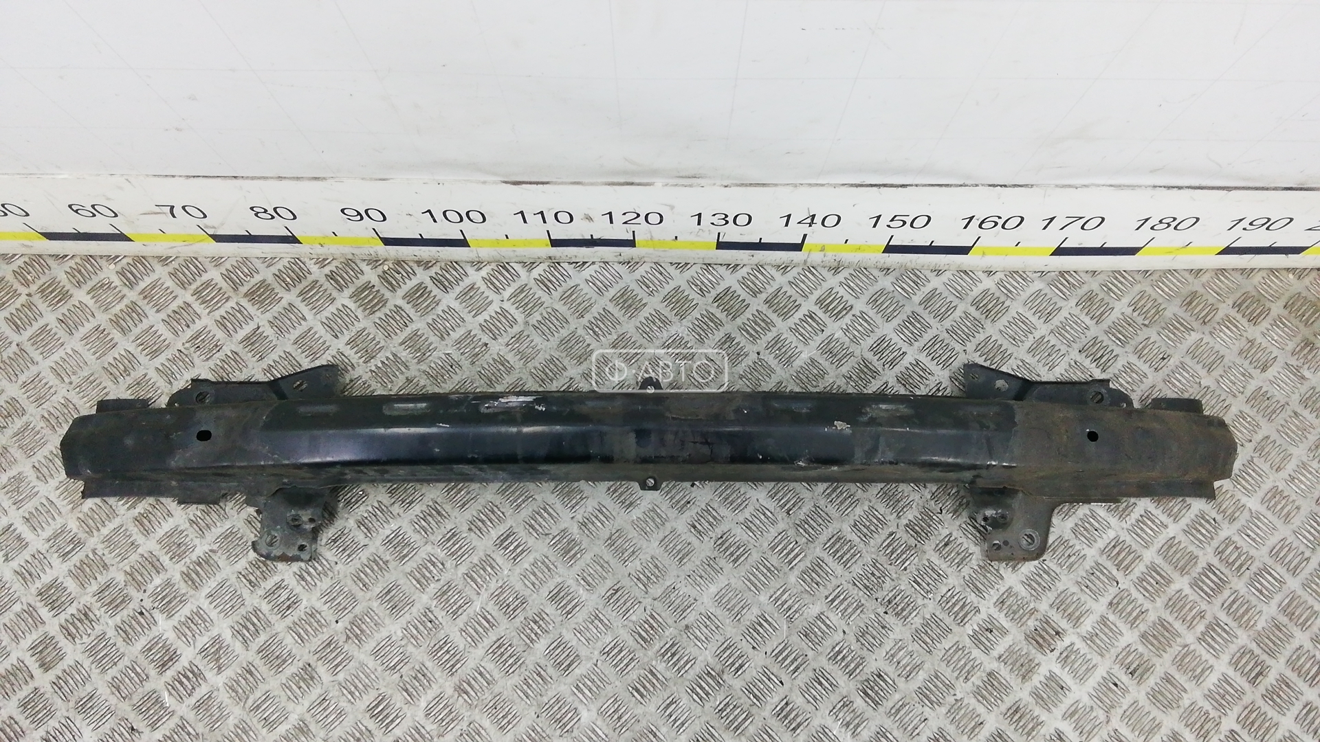 Усилитель бампера передний (кронштейн)