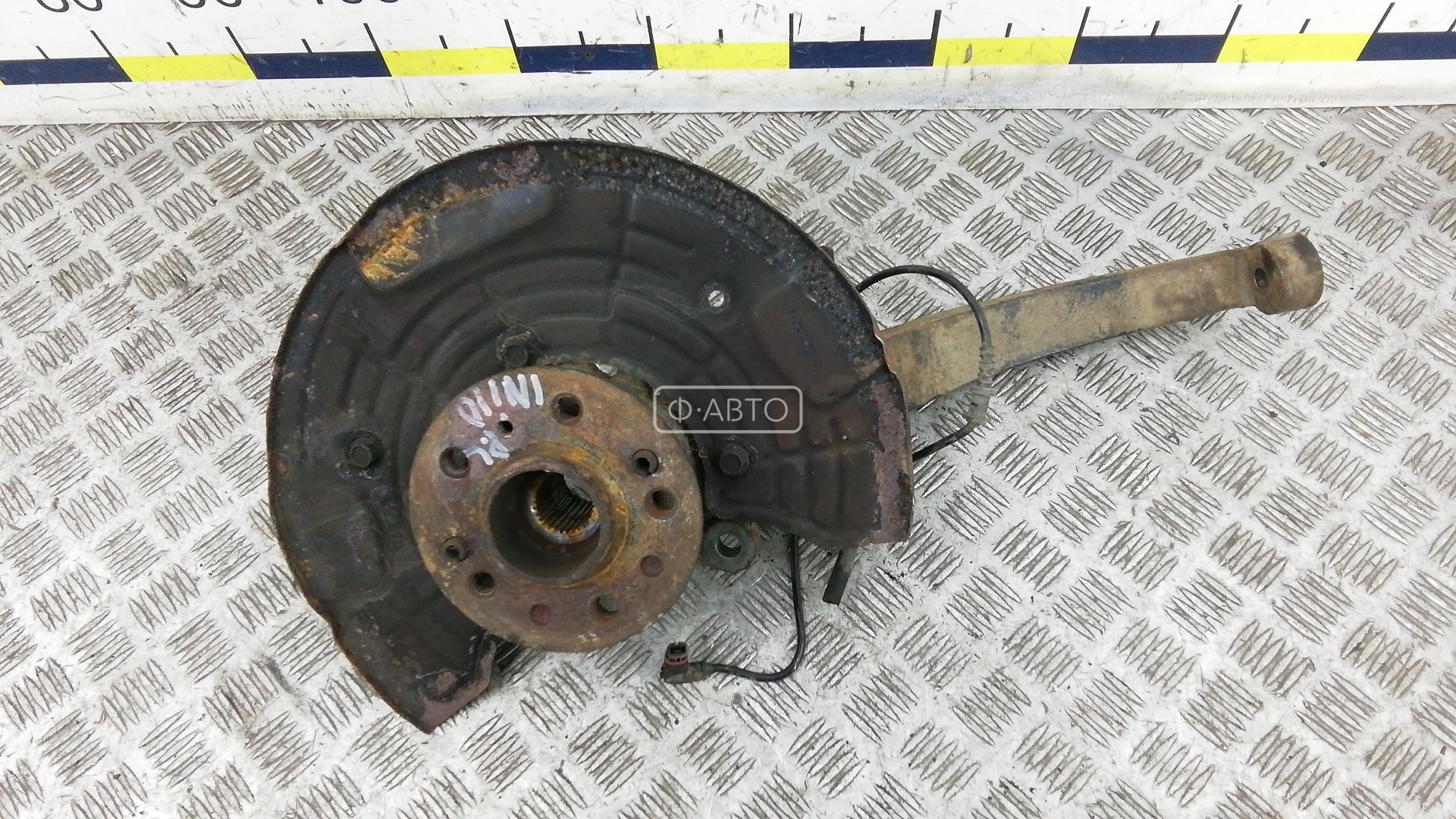 Ступица передняя левая