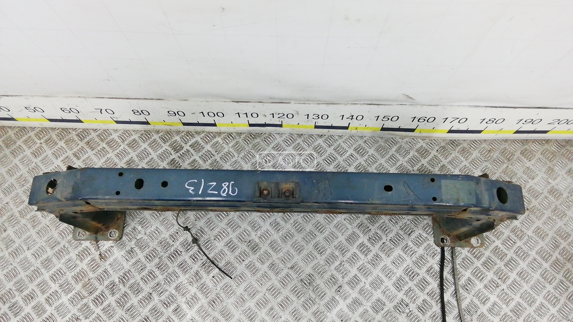 Усилитель бампера передний (кронштейн)