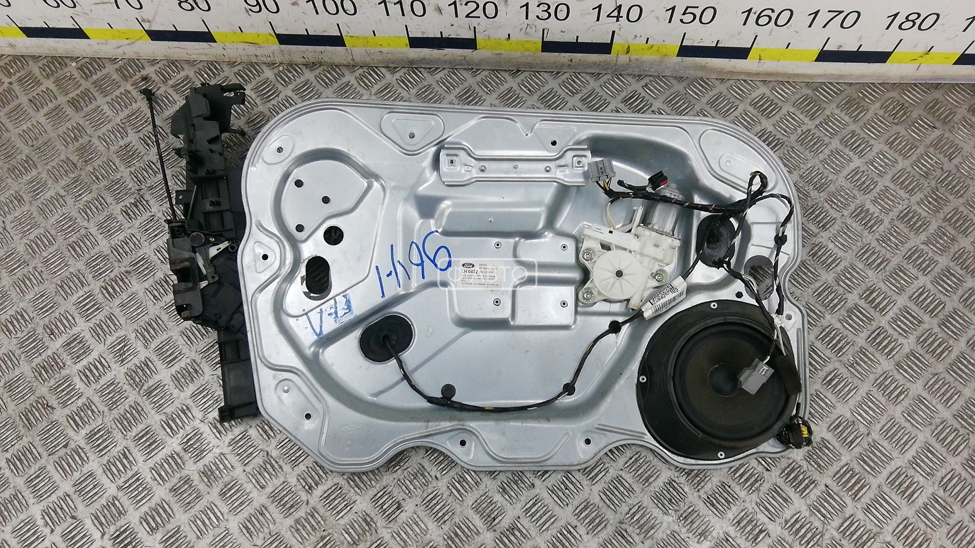 Стеклоподъемник передний левый