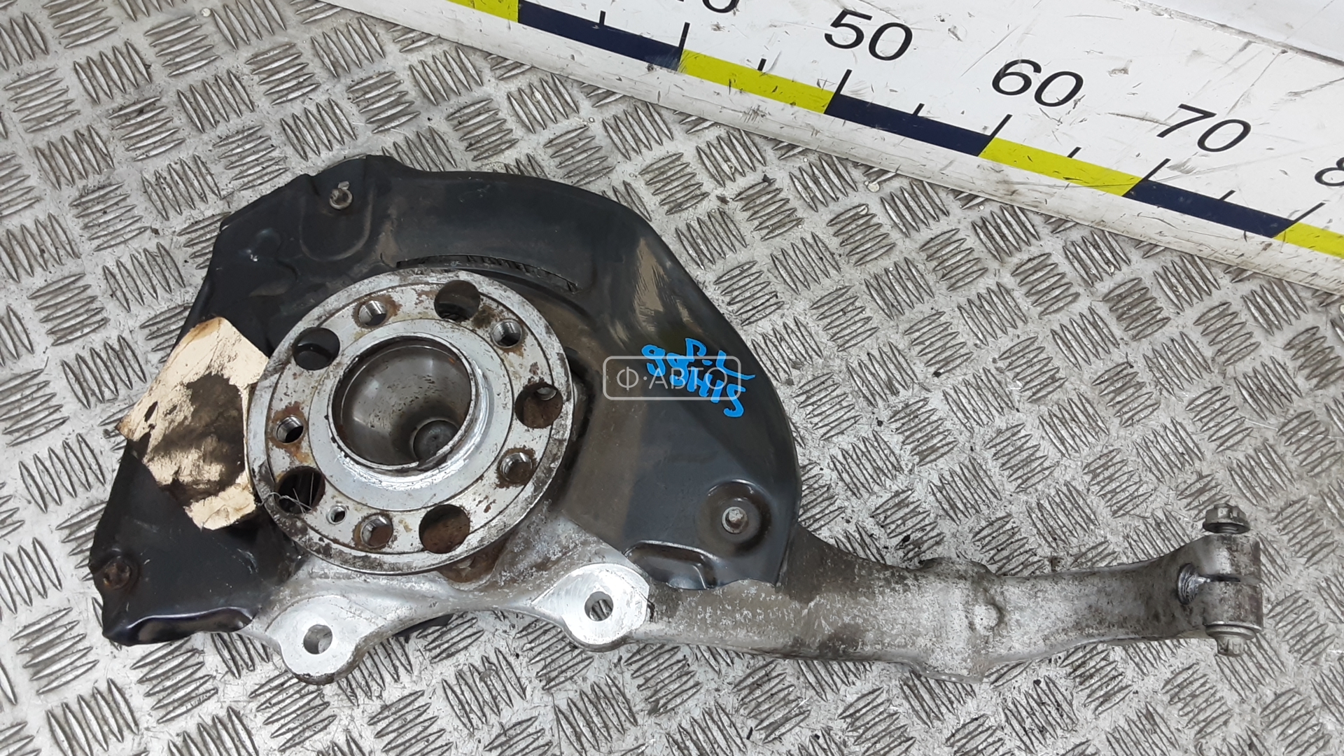 Ступица передняя левая