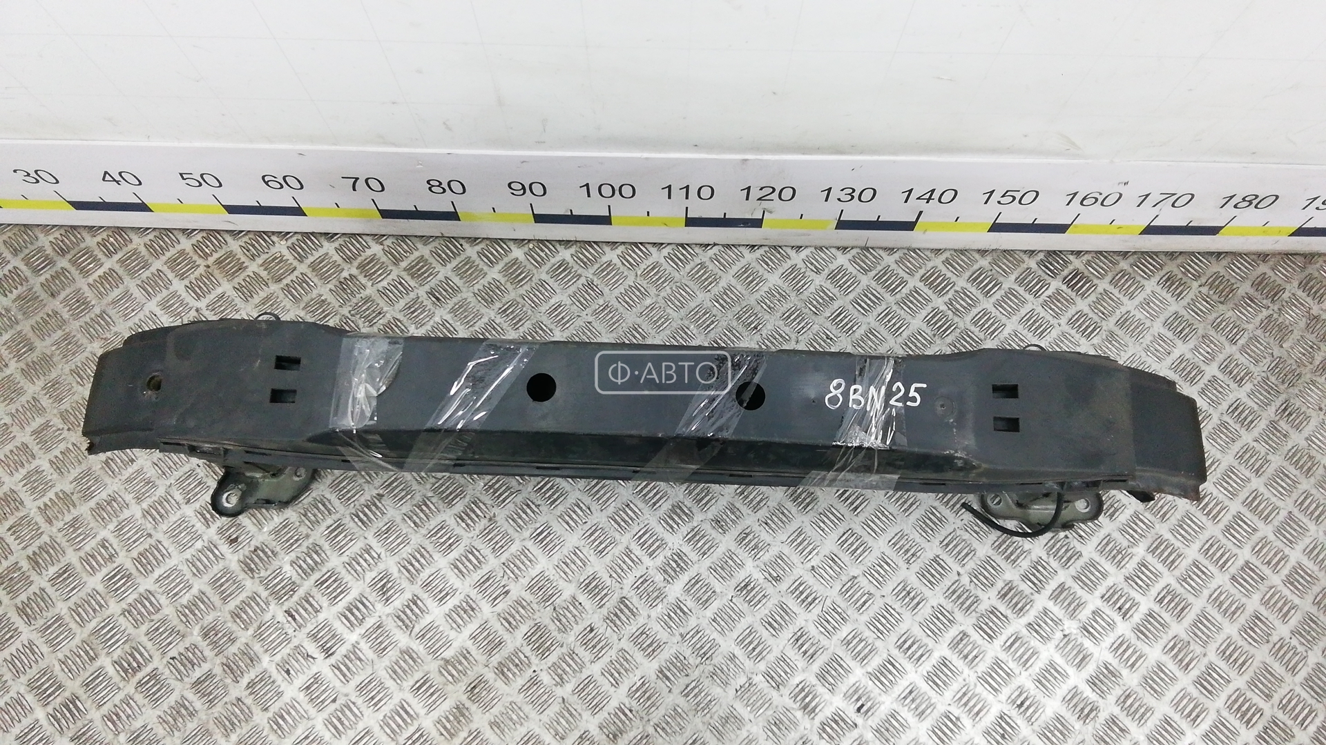 Усилитель бампера передний (кронштейн)