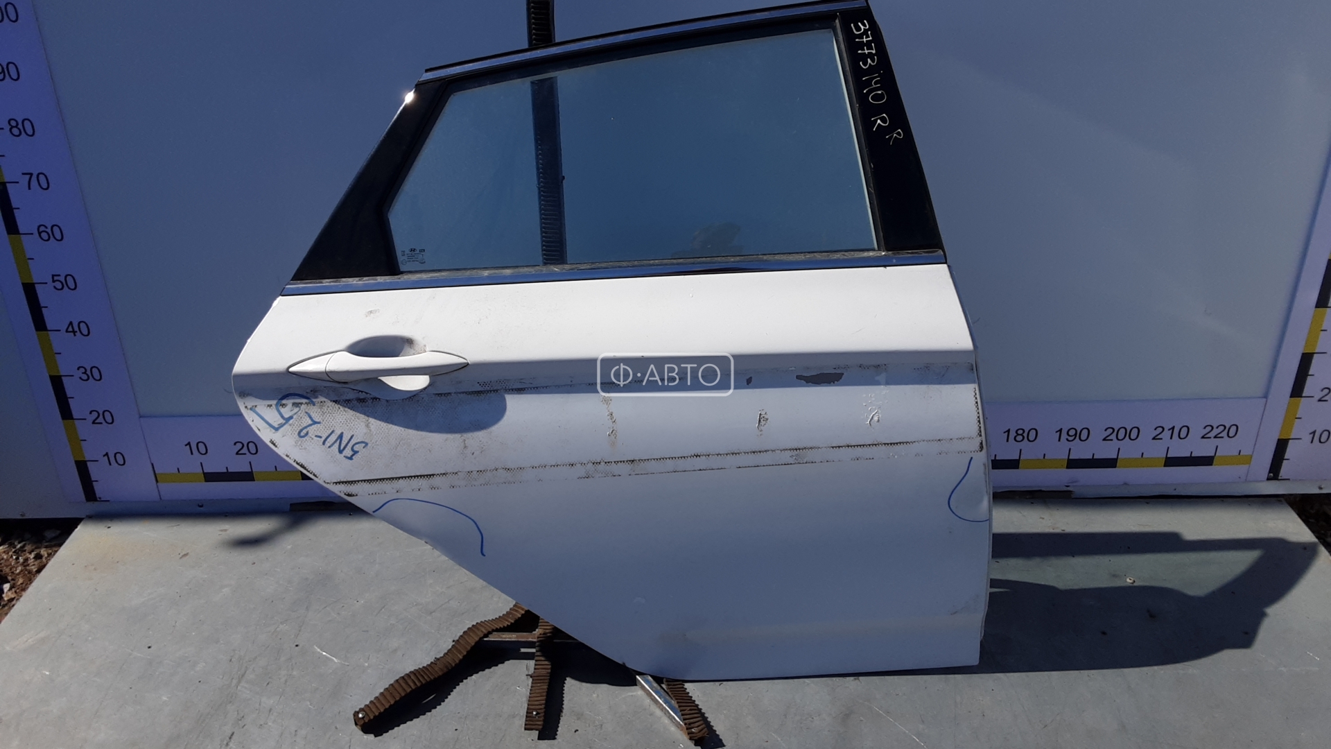 Дверь задняя правая