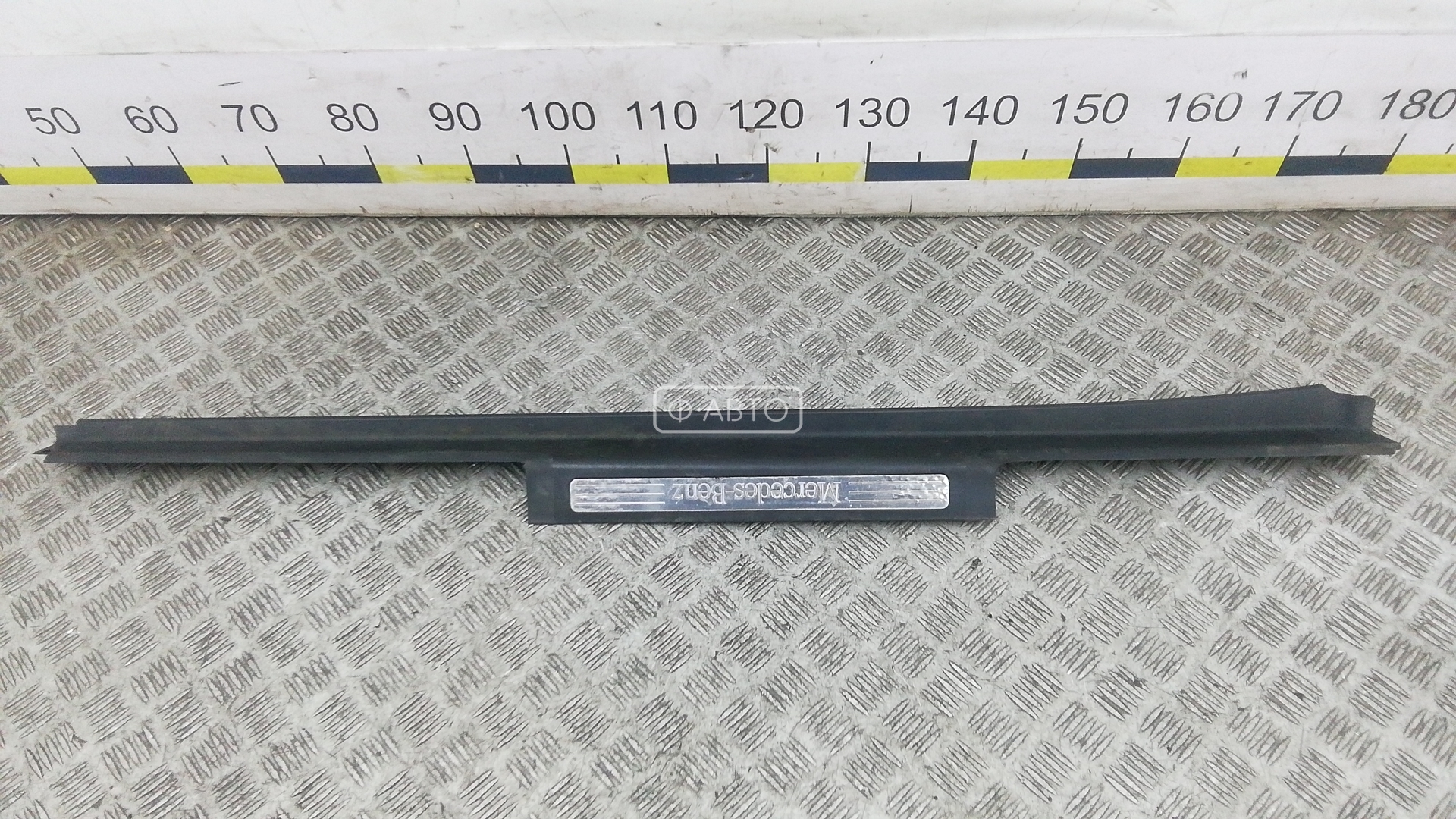 Накладка порога внутренняя левая