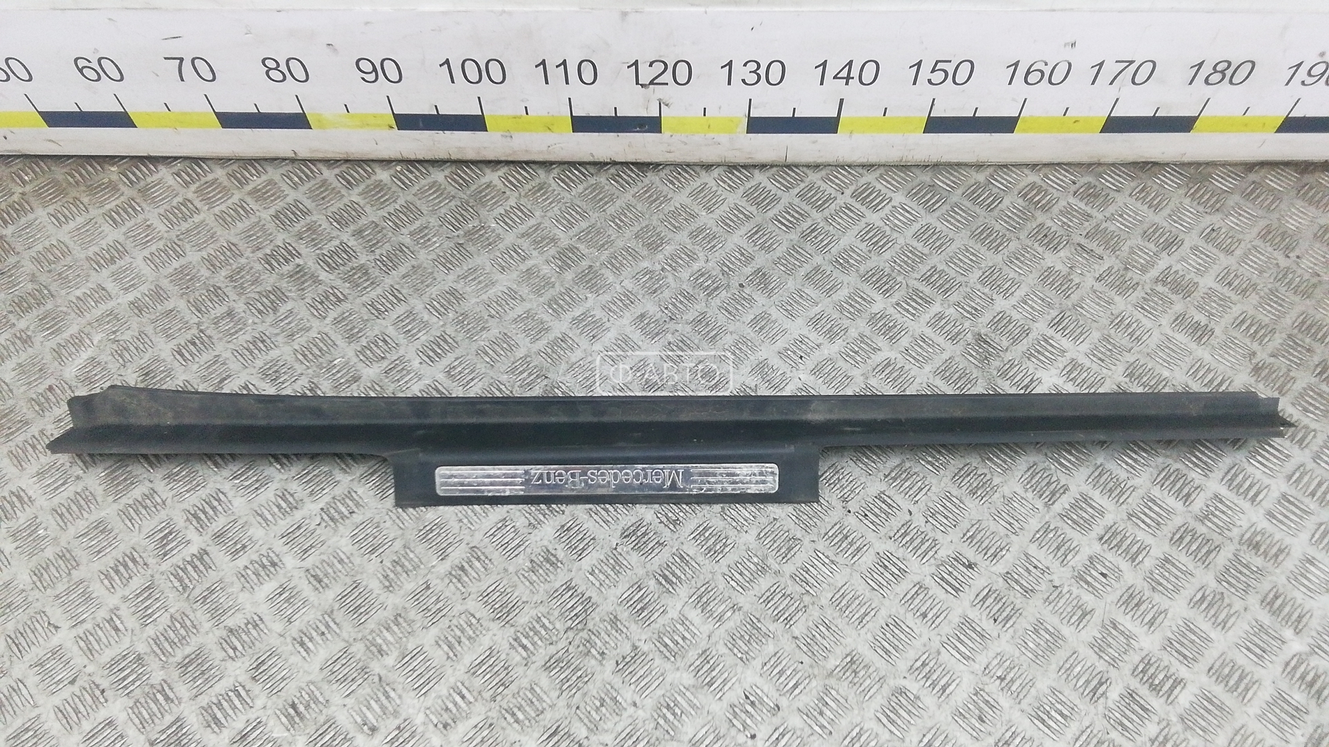 Накладка порога внутренняя правая