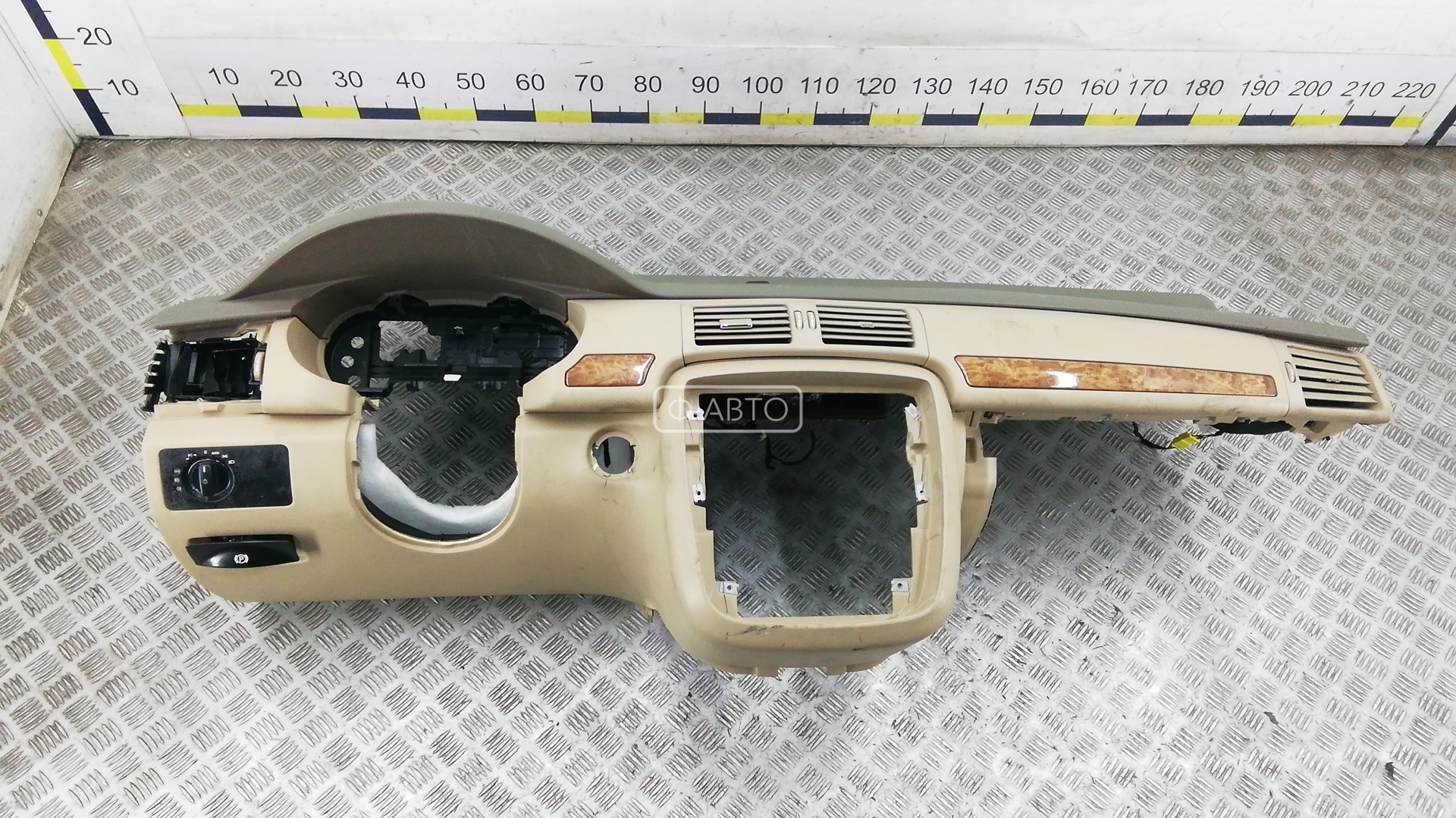 Панель приборов (торпедо)