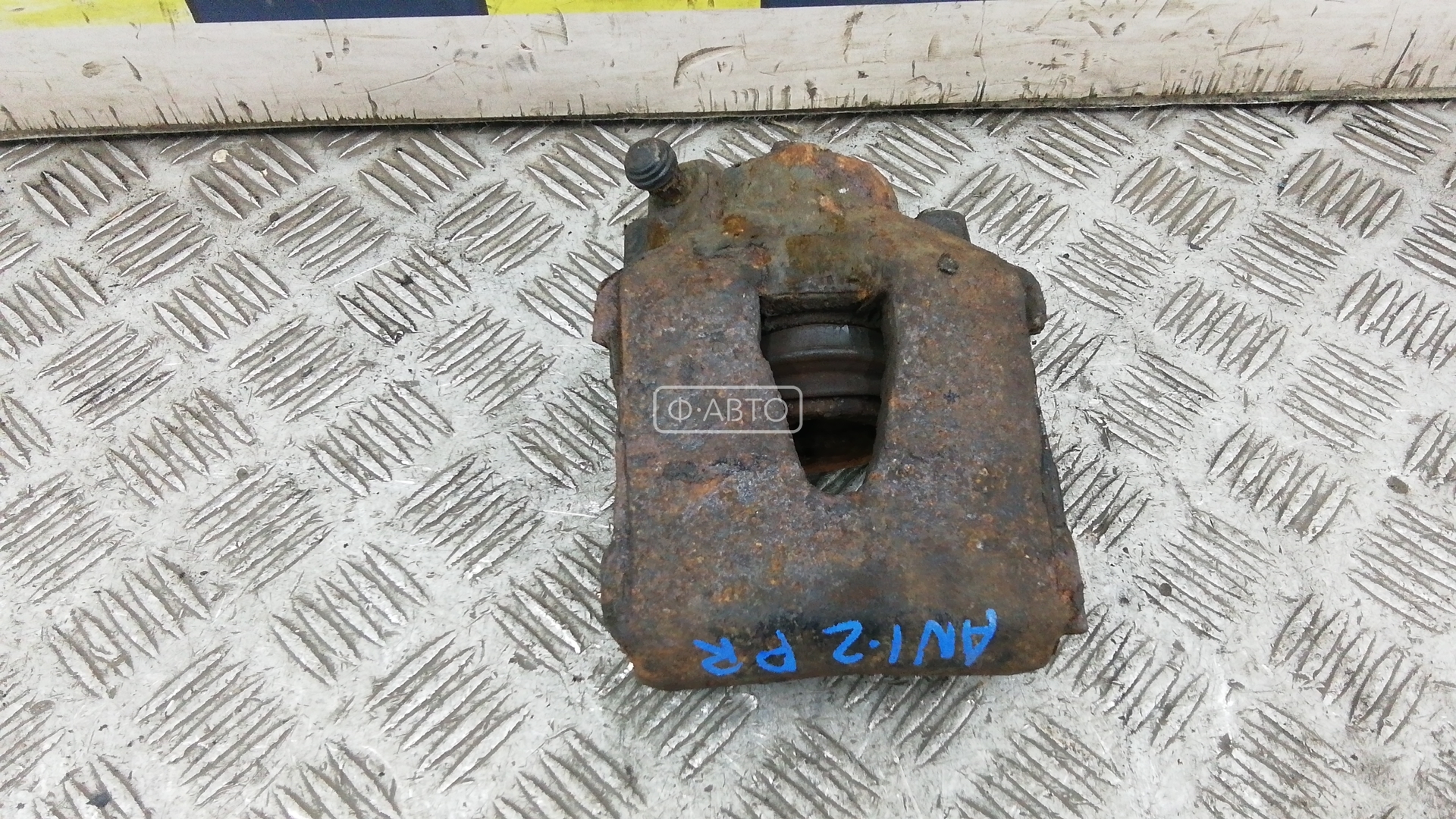 Суппорт тормозной передний правый