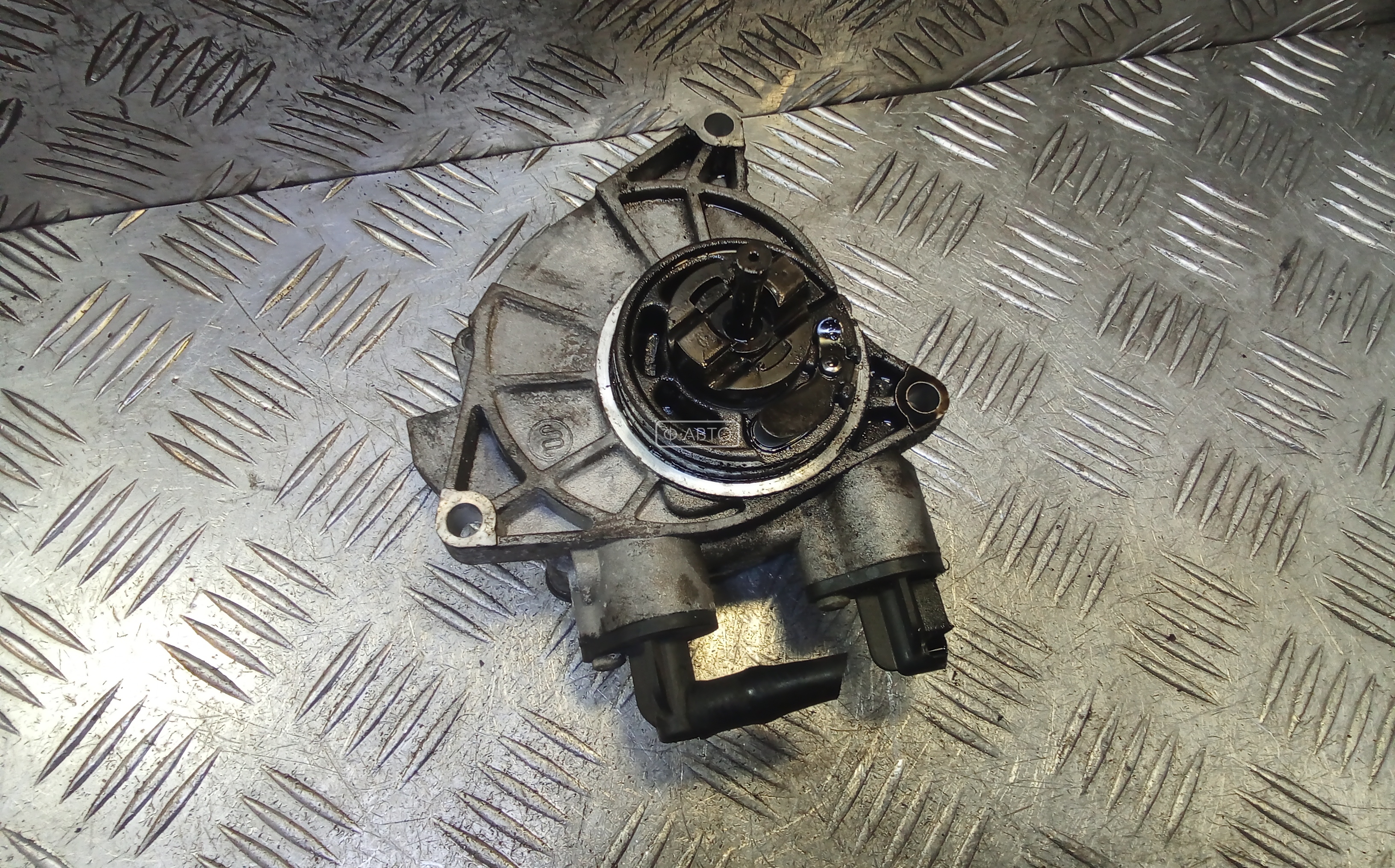 Насос вакуумный