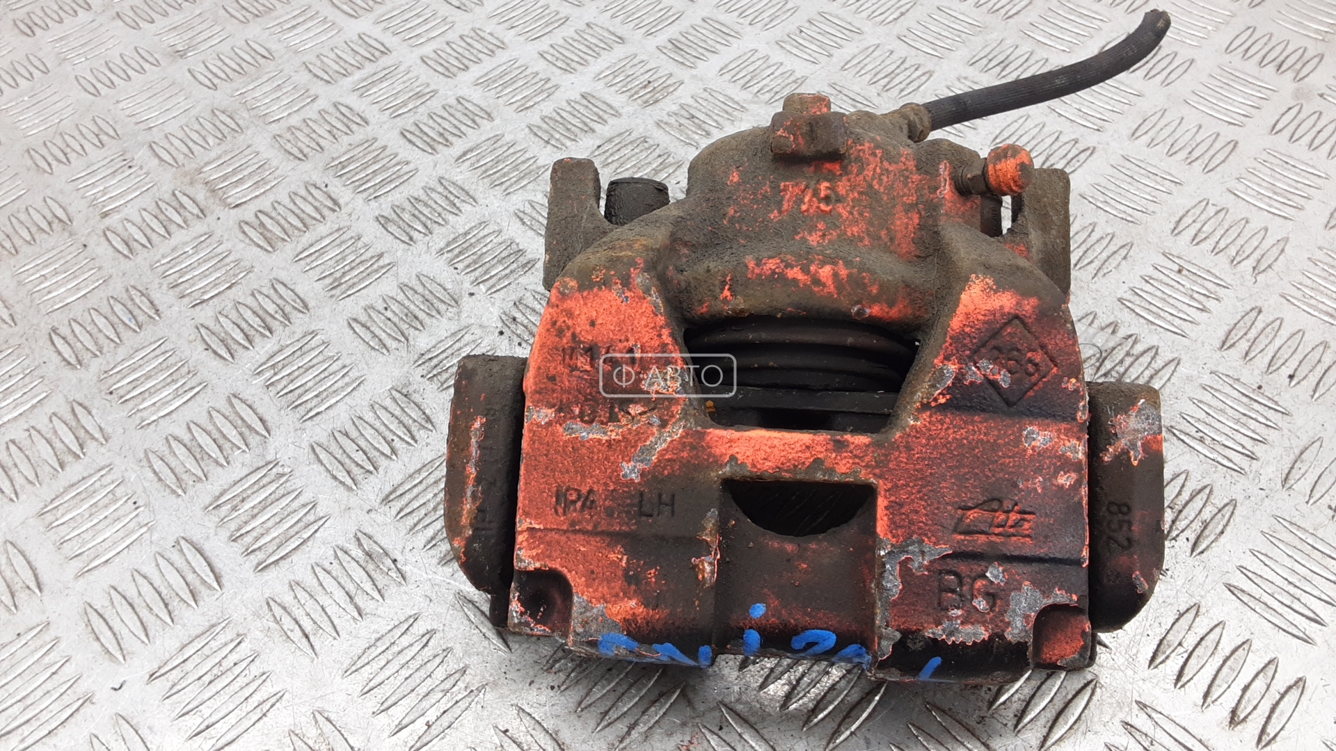 Суппорт тормозной передний левый
