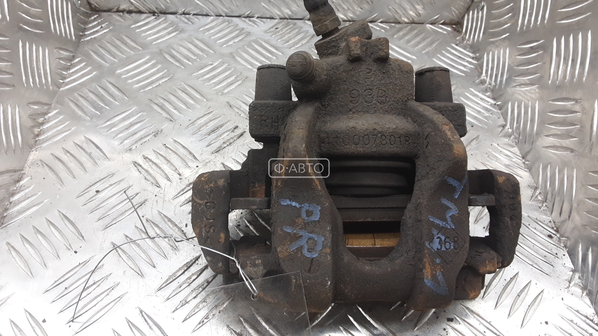 Суппорт тормозной передний правый