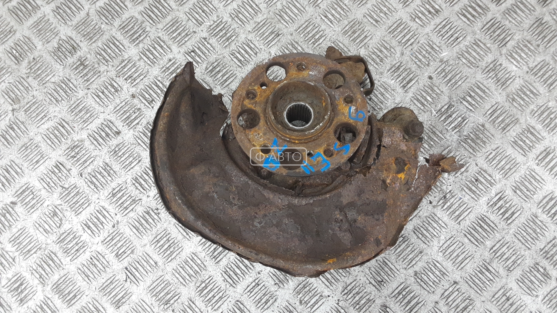 Ступица задняя левая