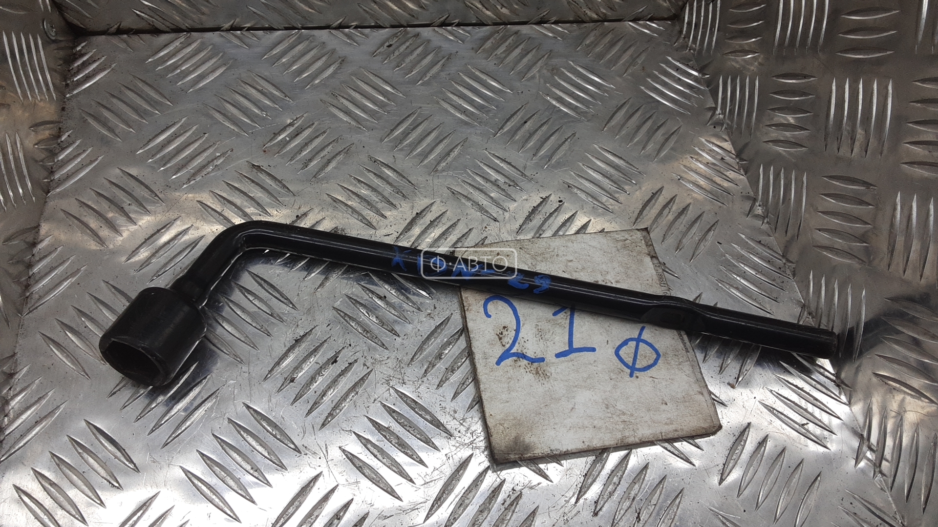 Ключ колесный