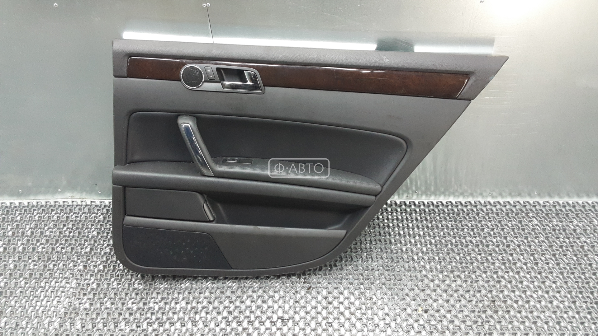 Обшивка задняя правая