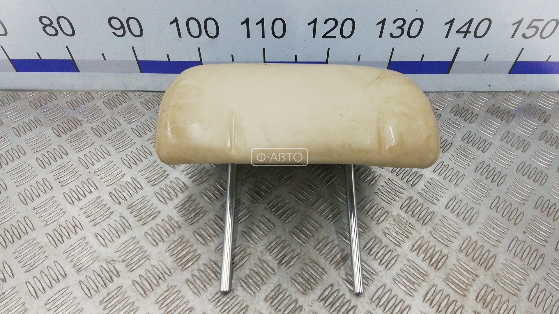 Подголовник задний