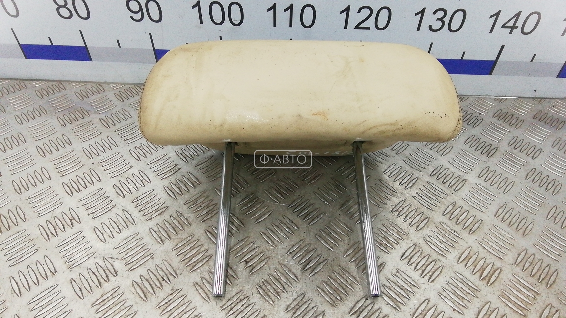 Подголовник задний