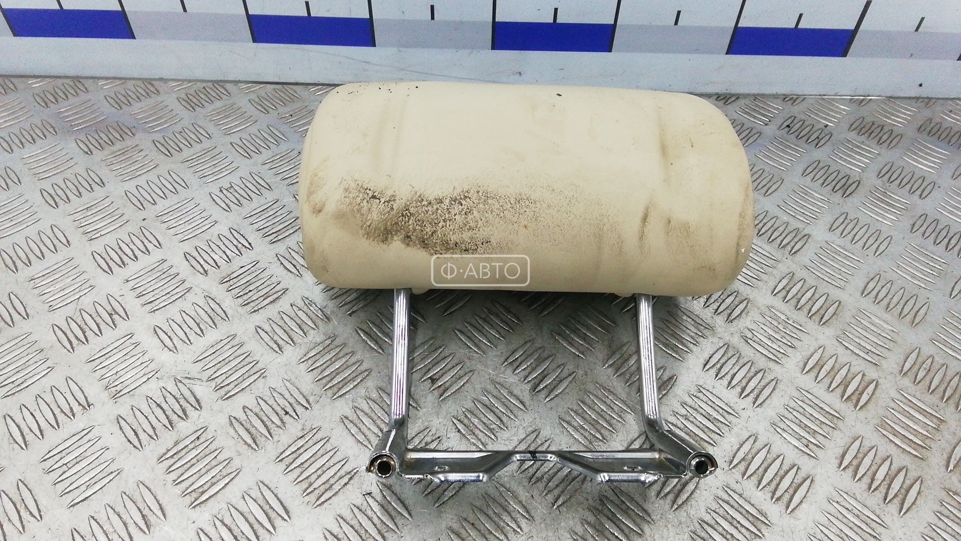 Подголовник задний