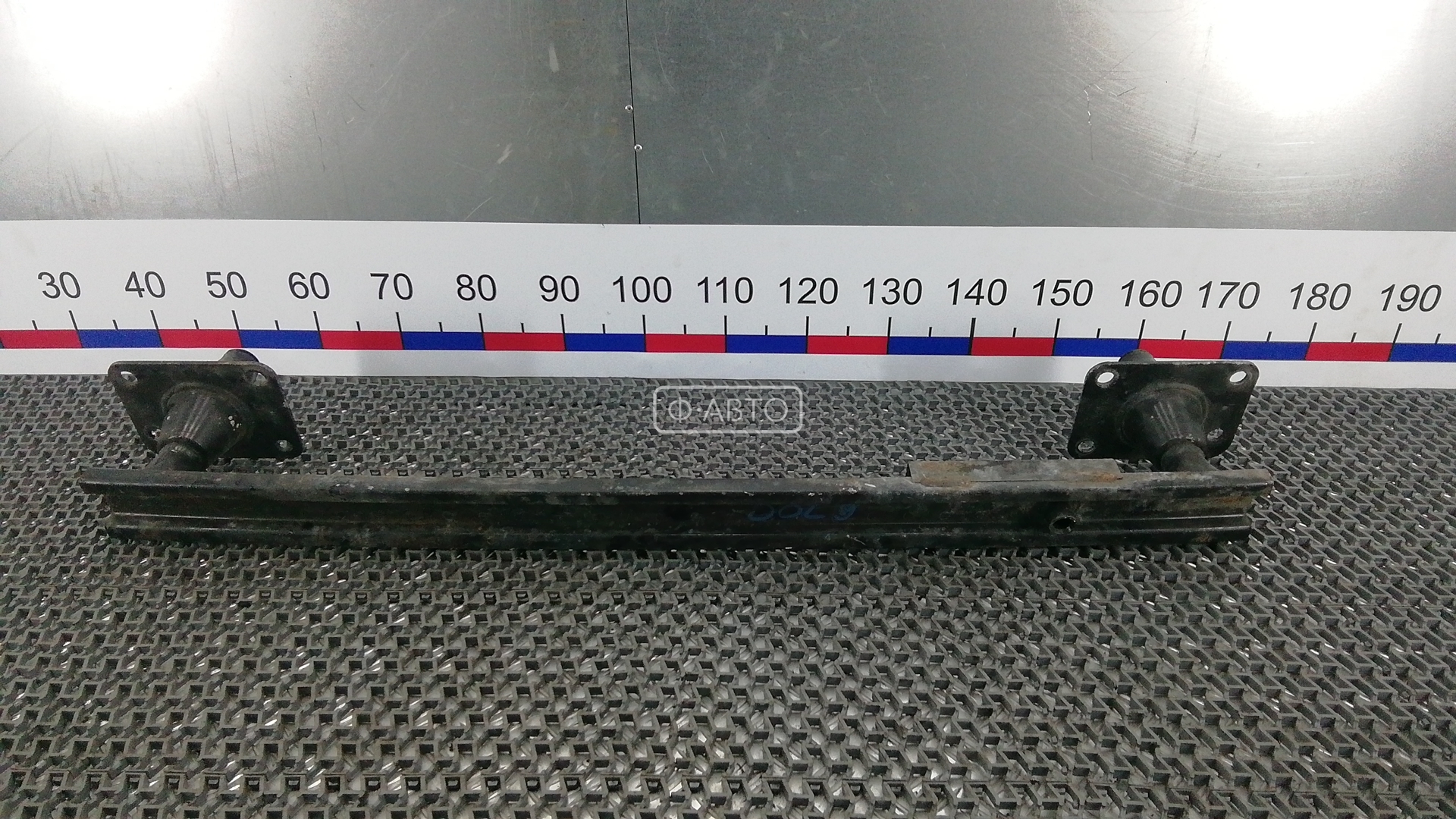 Усилитель бампера передний (кронштейн)