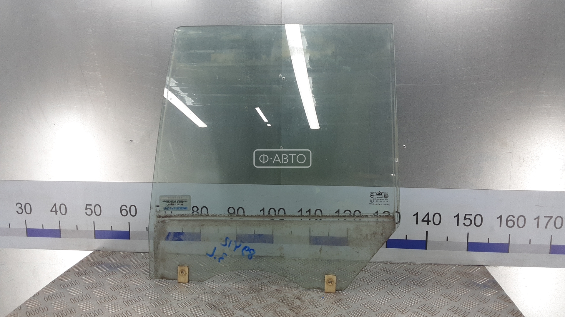 Стекло двери задней левой