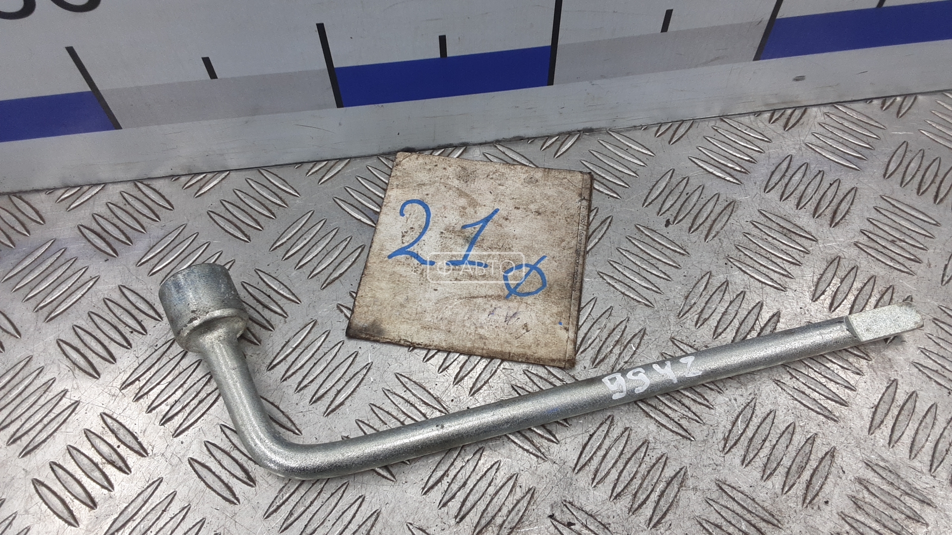 Ключ колесный