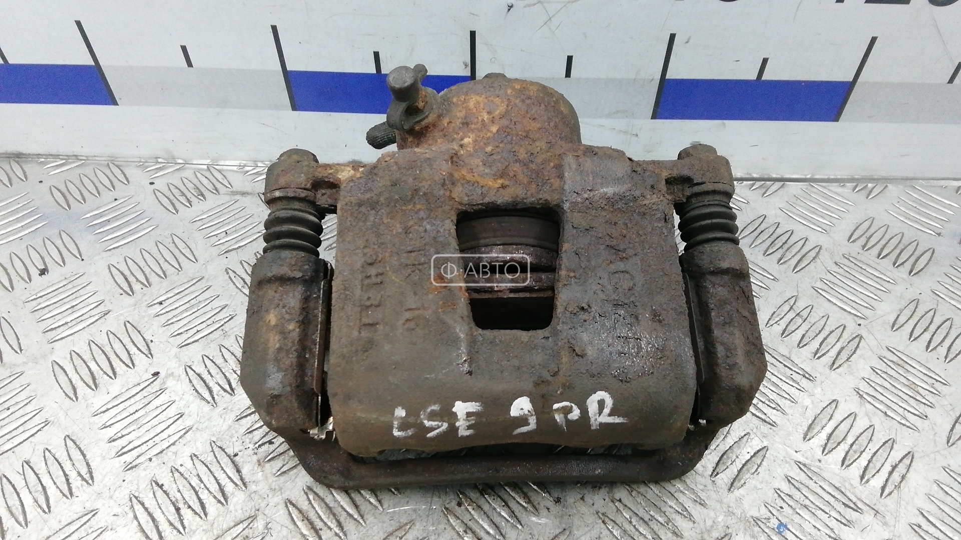 Суппорт тормозной передний правый