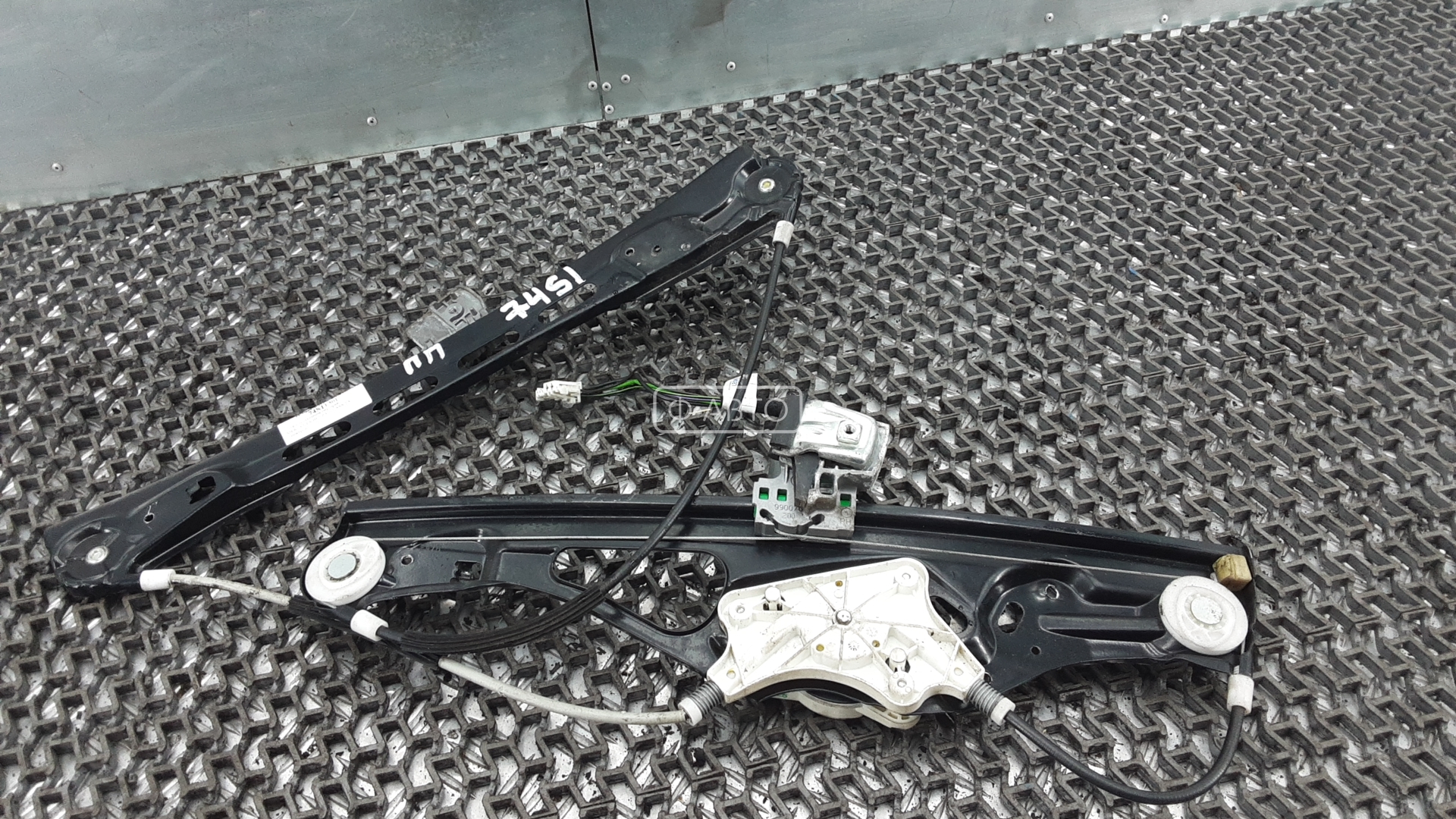 Стеклоподъемник передний правый