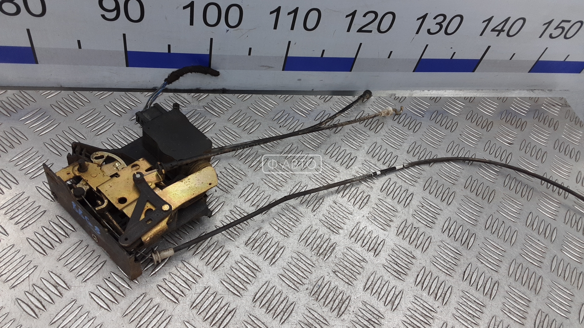 Замок двери распашной правой