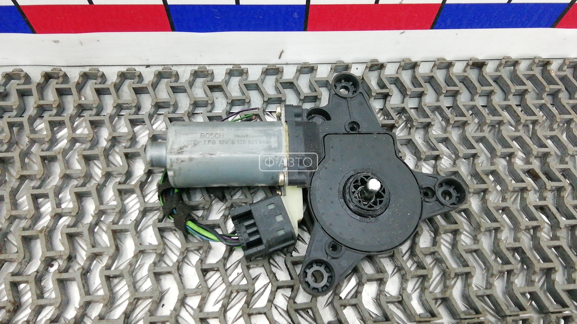 Моторчик стеклоподъемника переднего правого