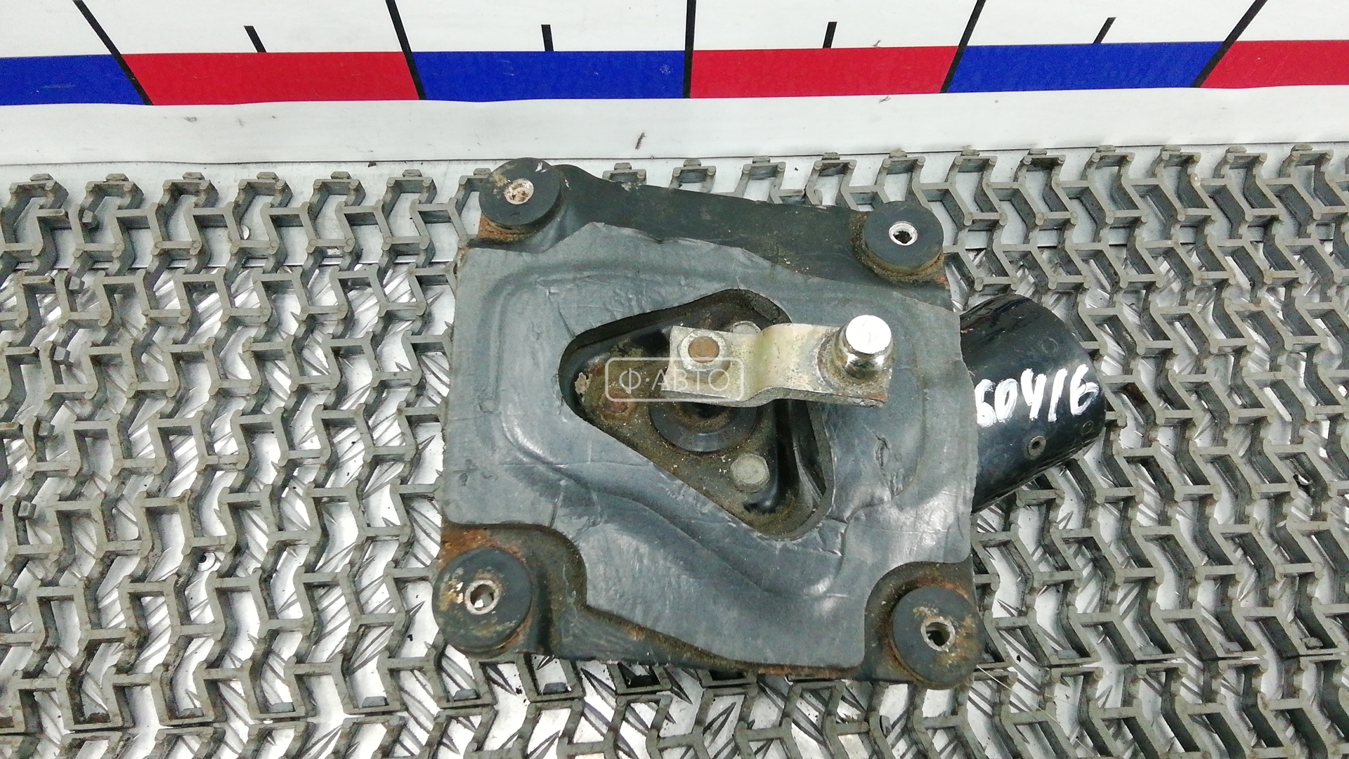 Мотор стеклоочистителя лобового стекла