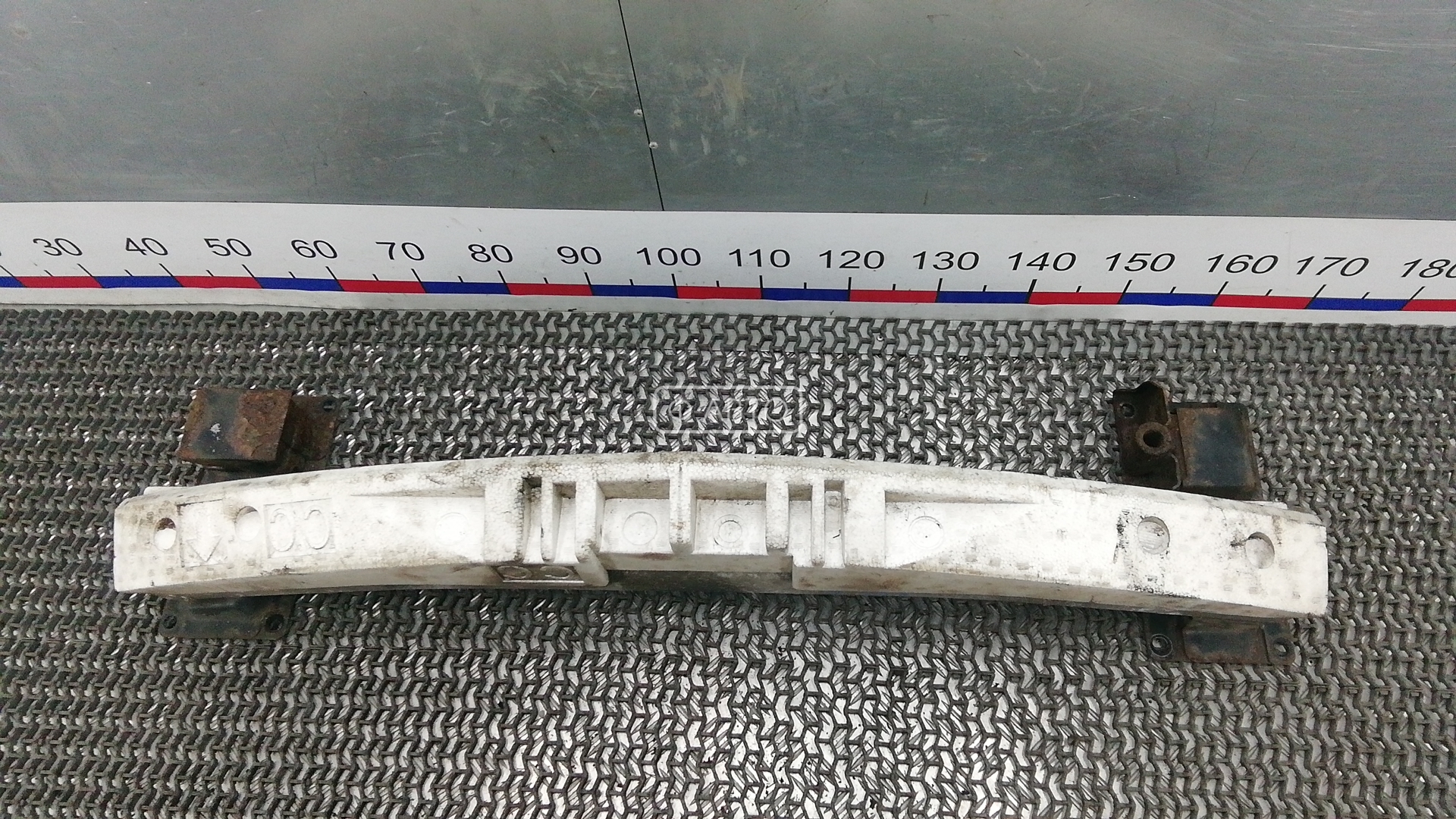 Усилитель бампера передний (кронштейн)