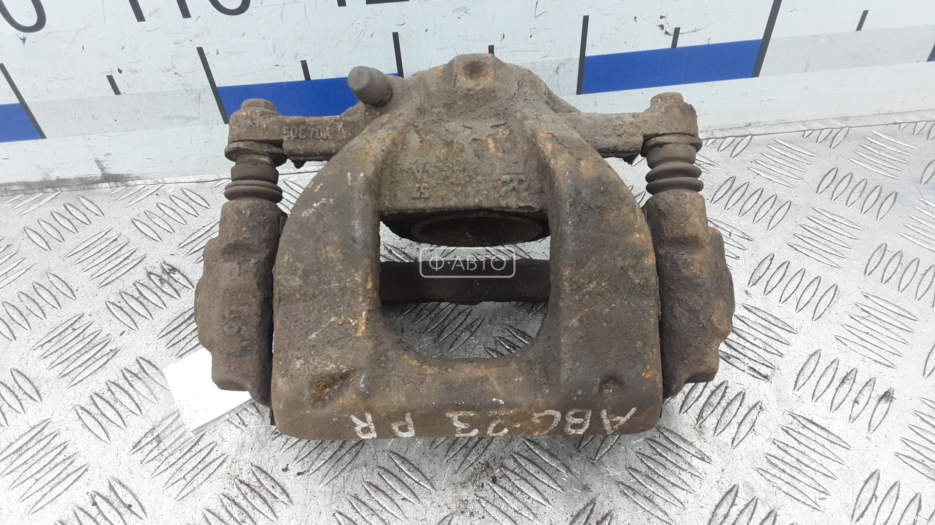 Суппорт тормозной передний правый