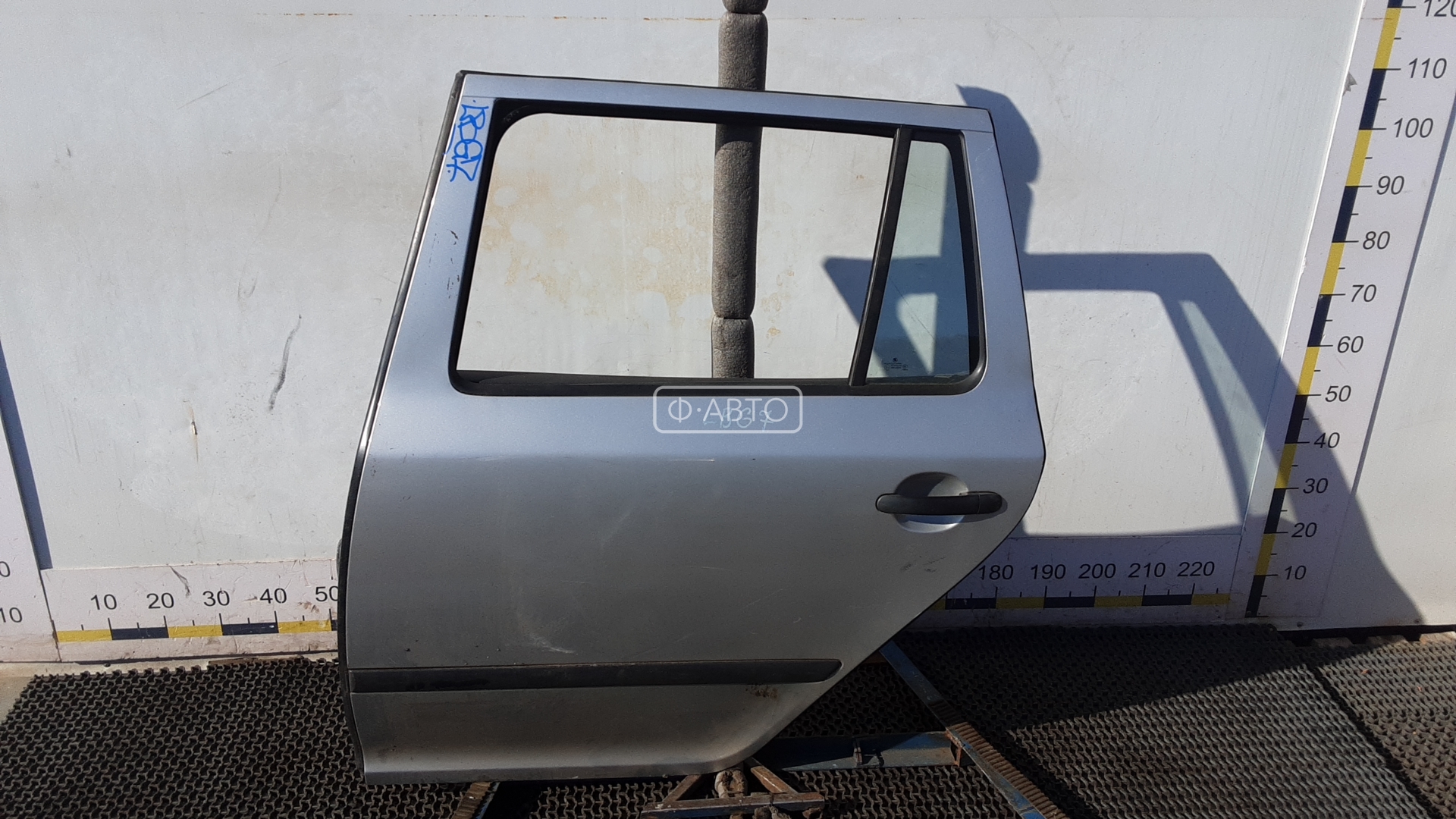 Дверь задняя левая